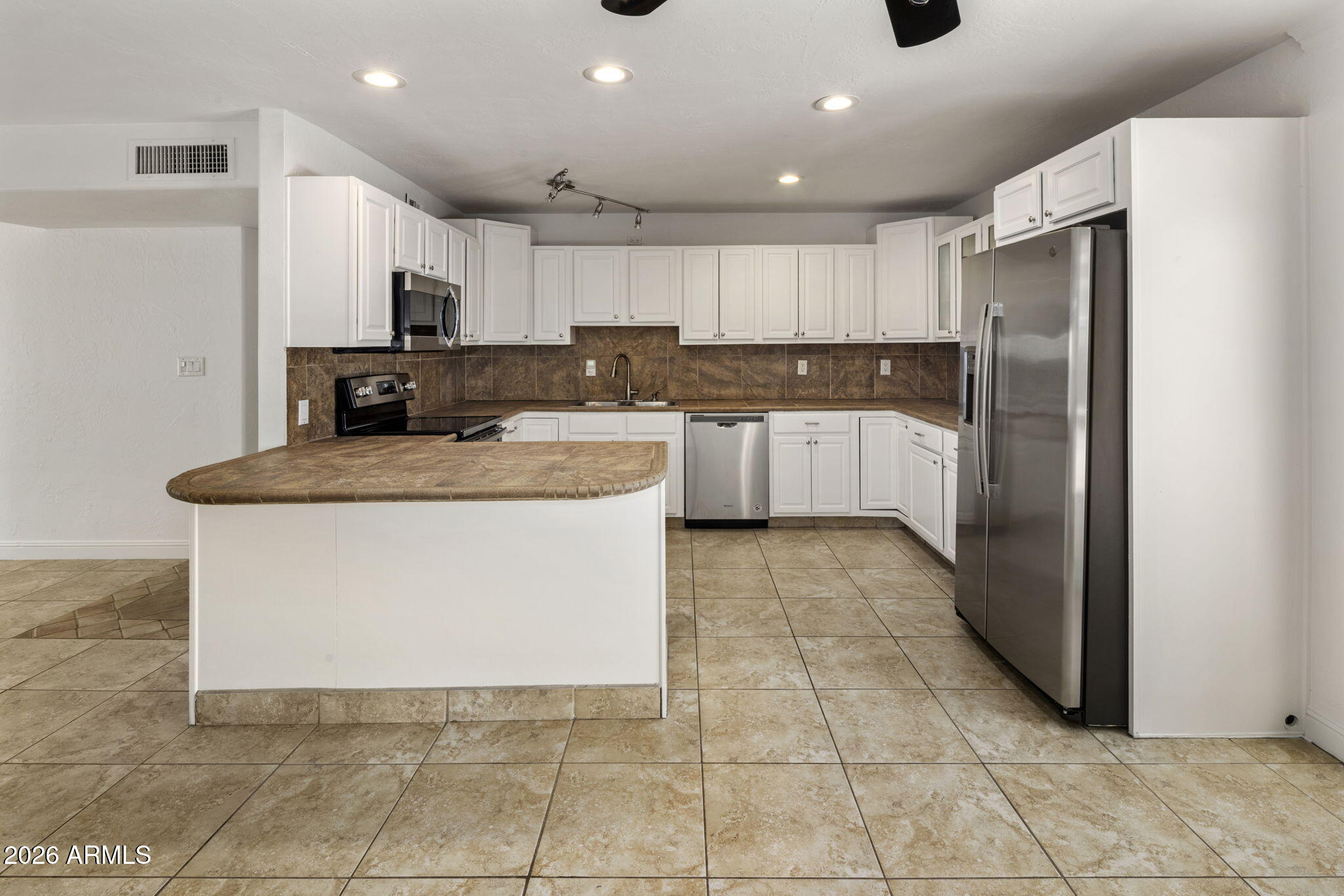 8307 E MONTEROSA Street