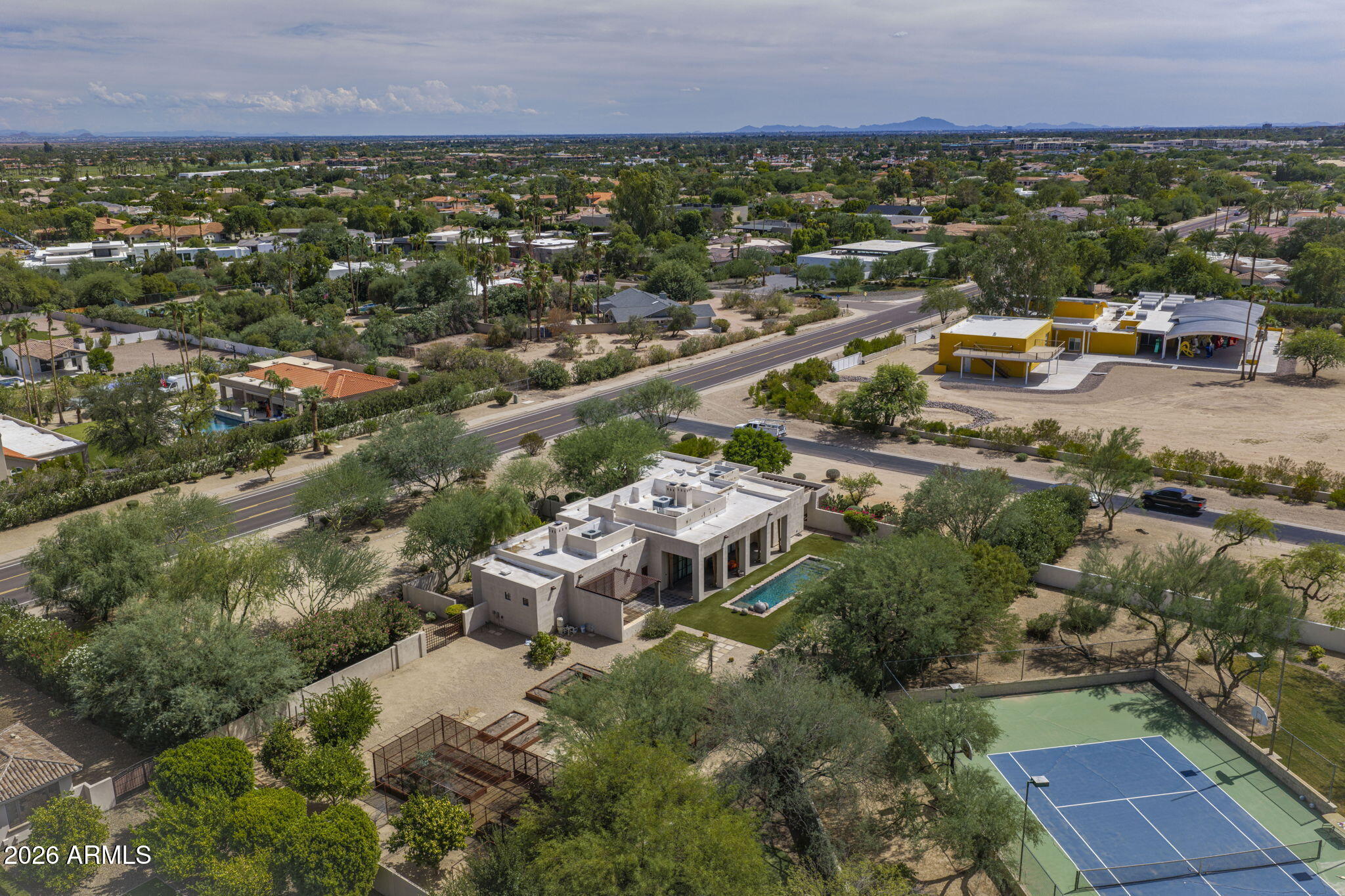7702 N MOCKINGBIRD Lane