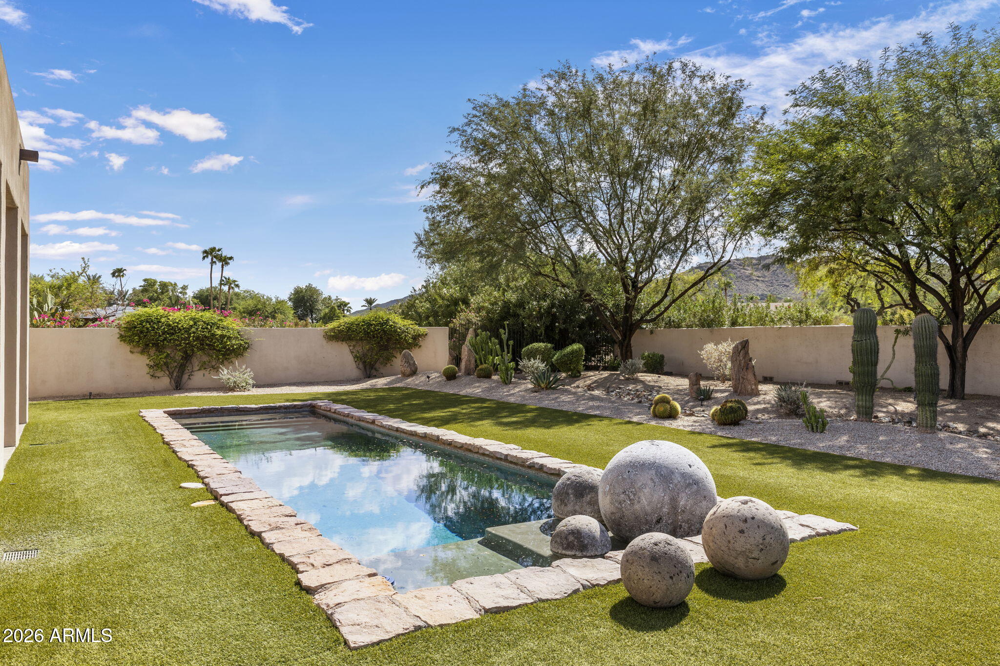 7702 N MOCKINGBIRD Lane