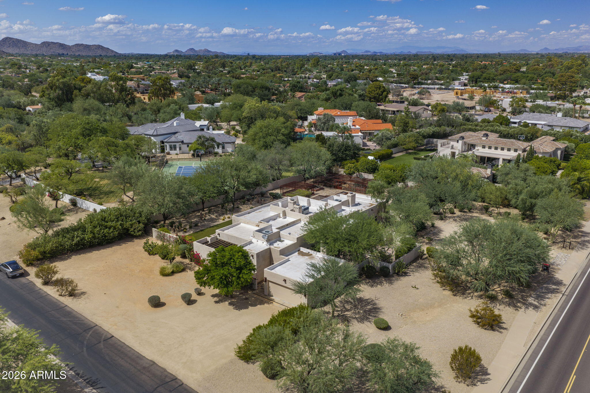 7702 N MOCKINGBIRD Lane