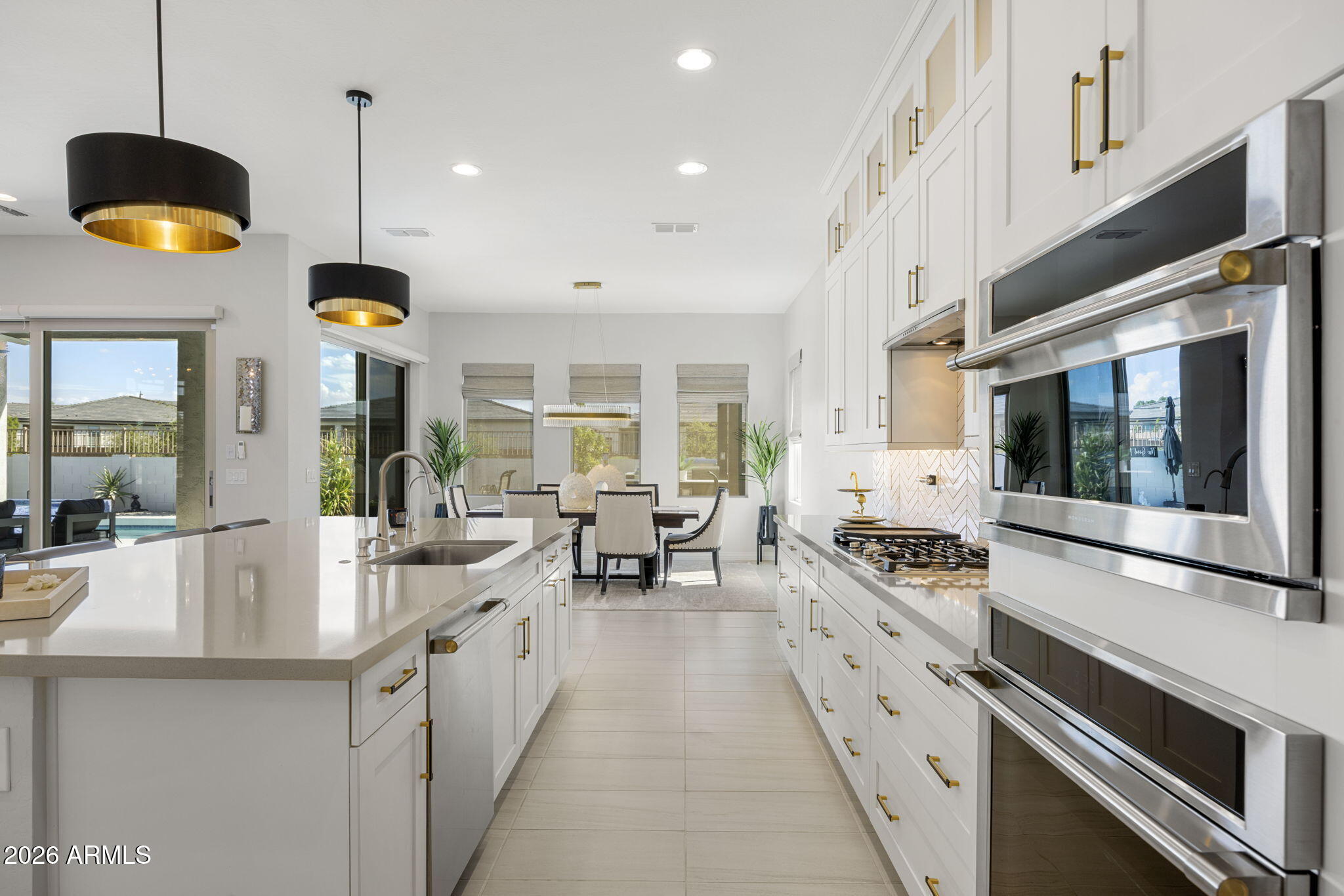 1237 W CHERRYWOOD Drive