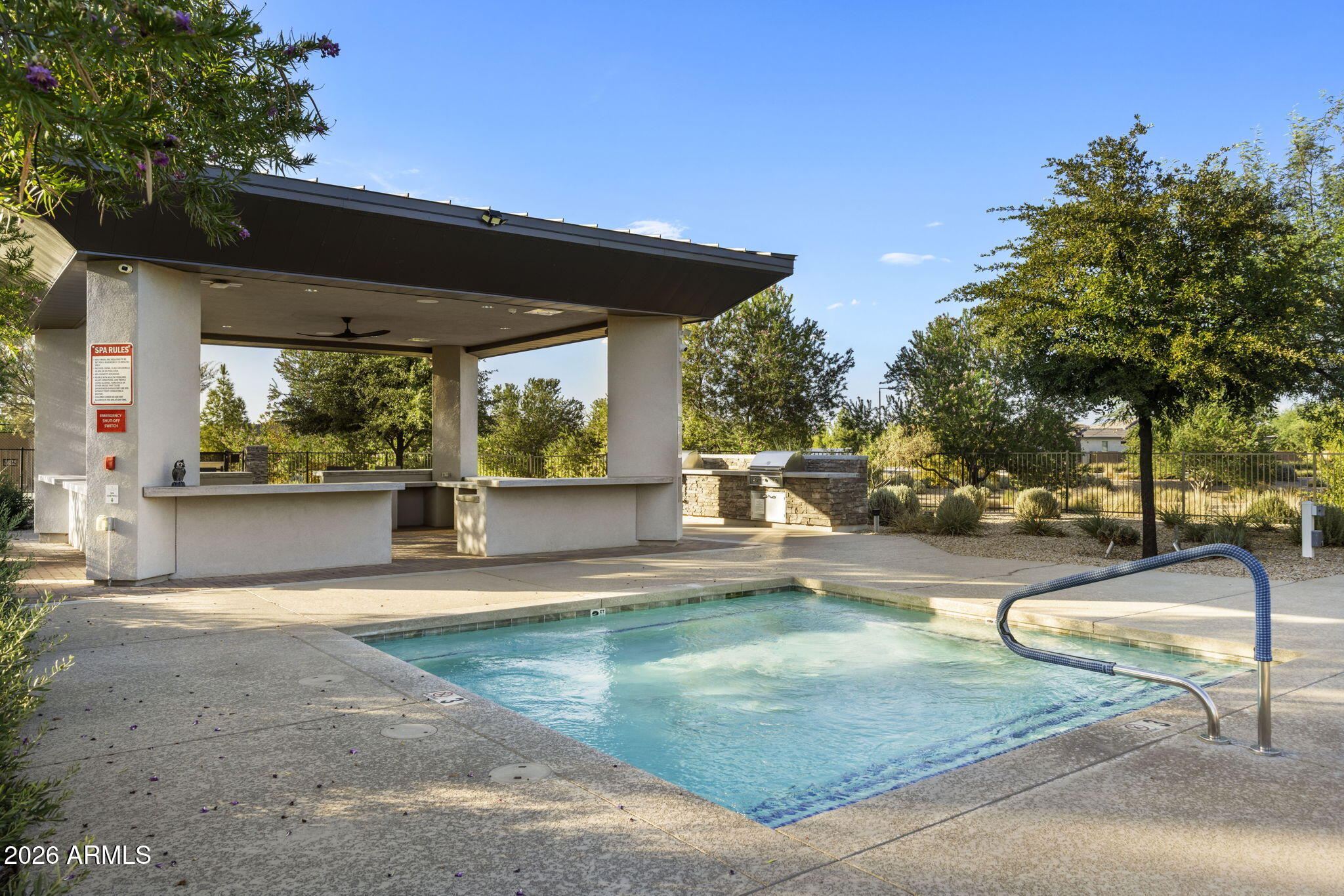 1237 W CHERRYWOOD Drive
