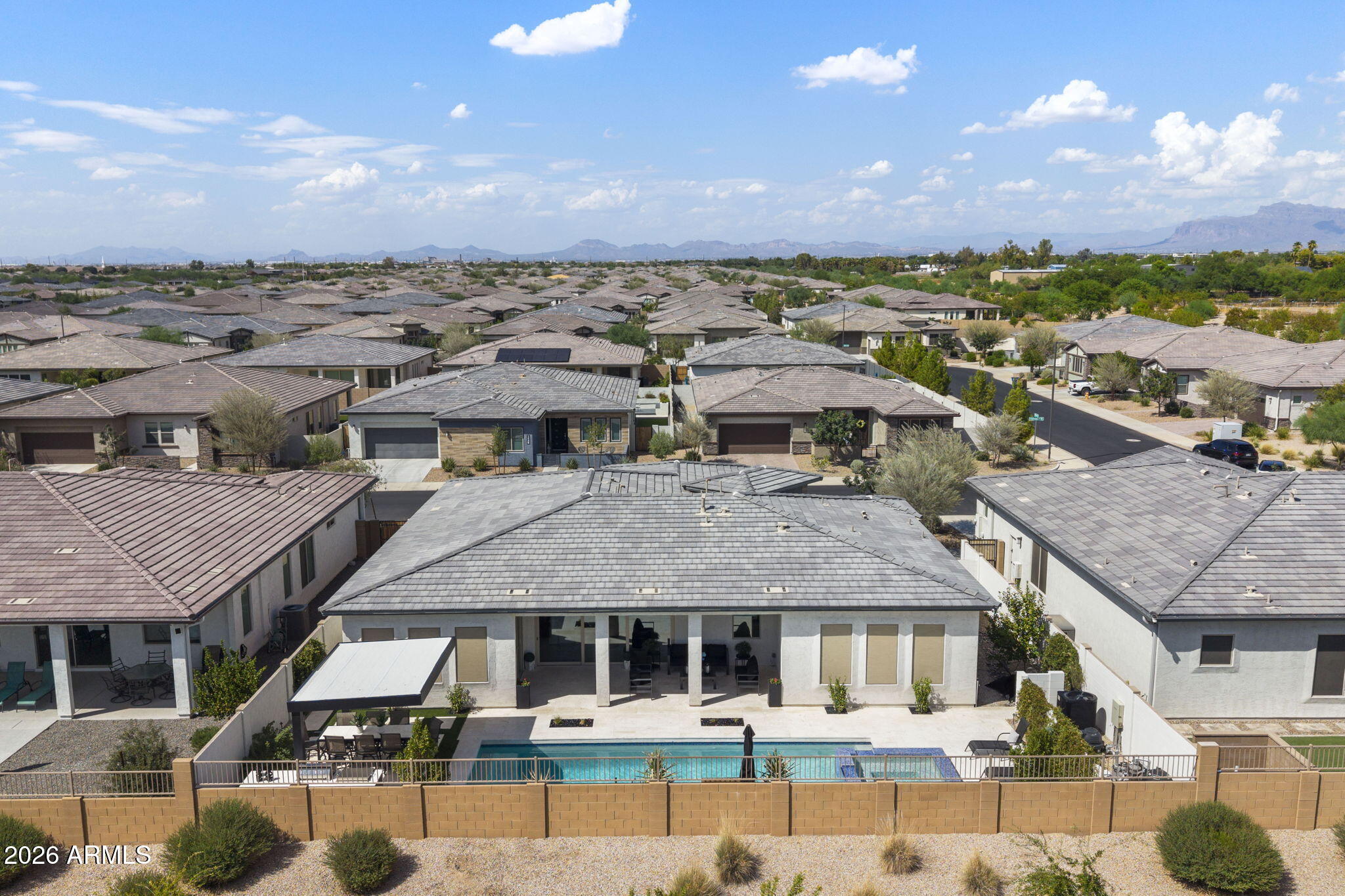 1237 W CHERRYWOOD Drive