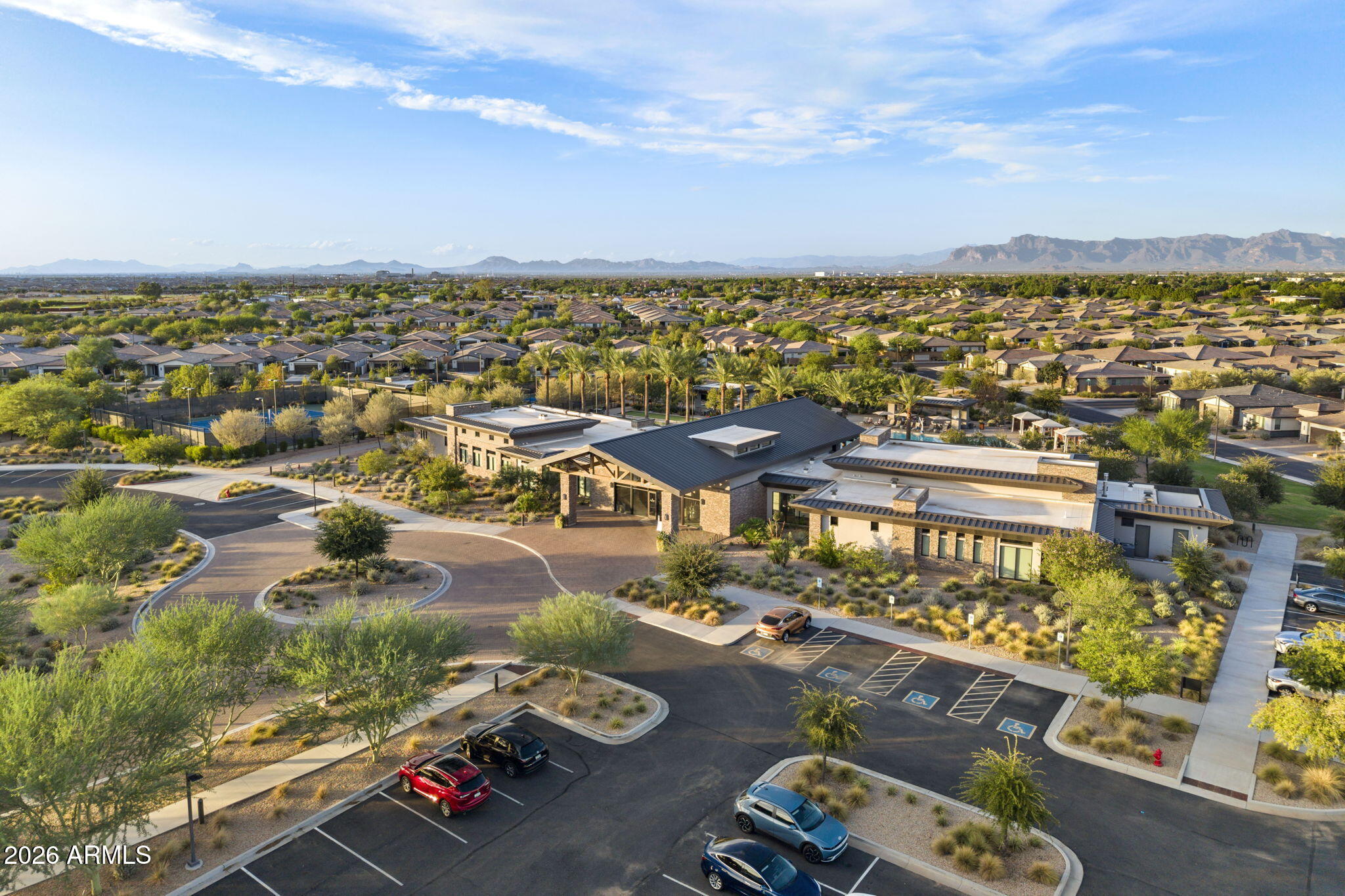 1237 W CHERRYWOOD Drive