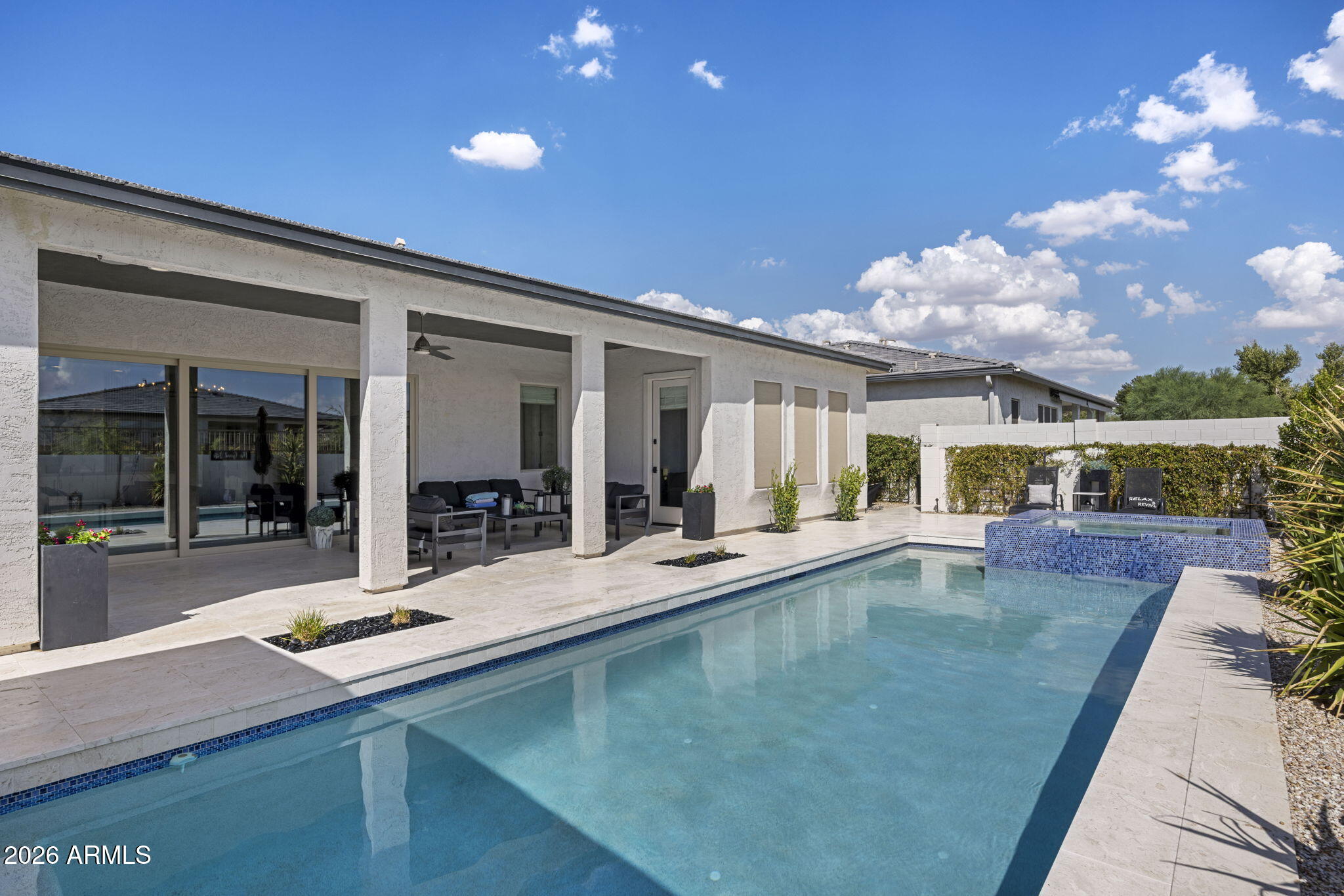 1237 W CHERRYWOOD Drive