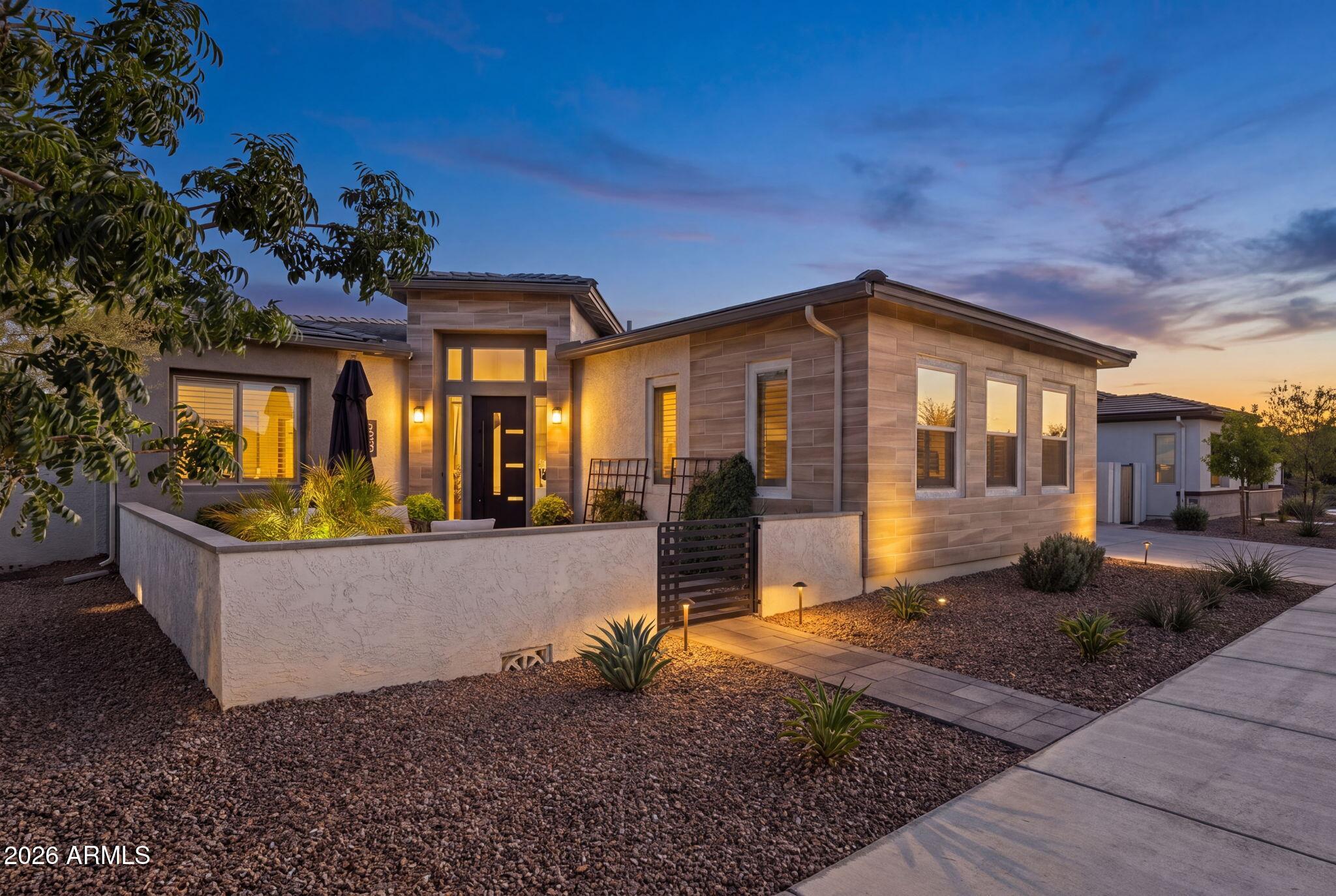 1237 W CHERRYWOOD Drive