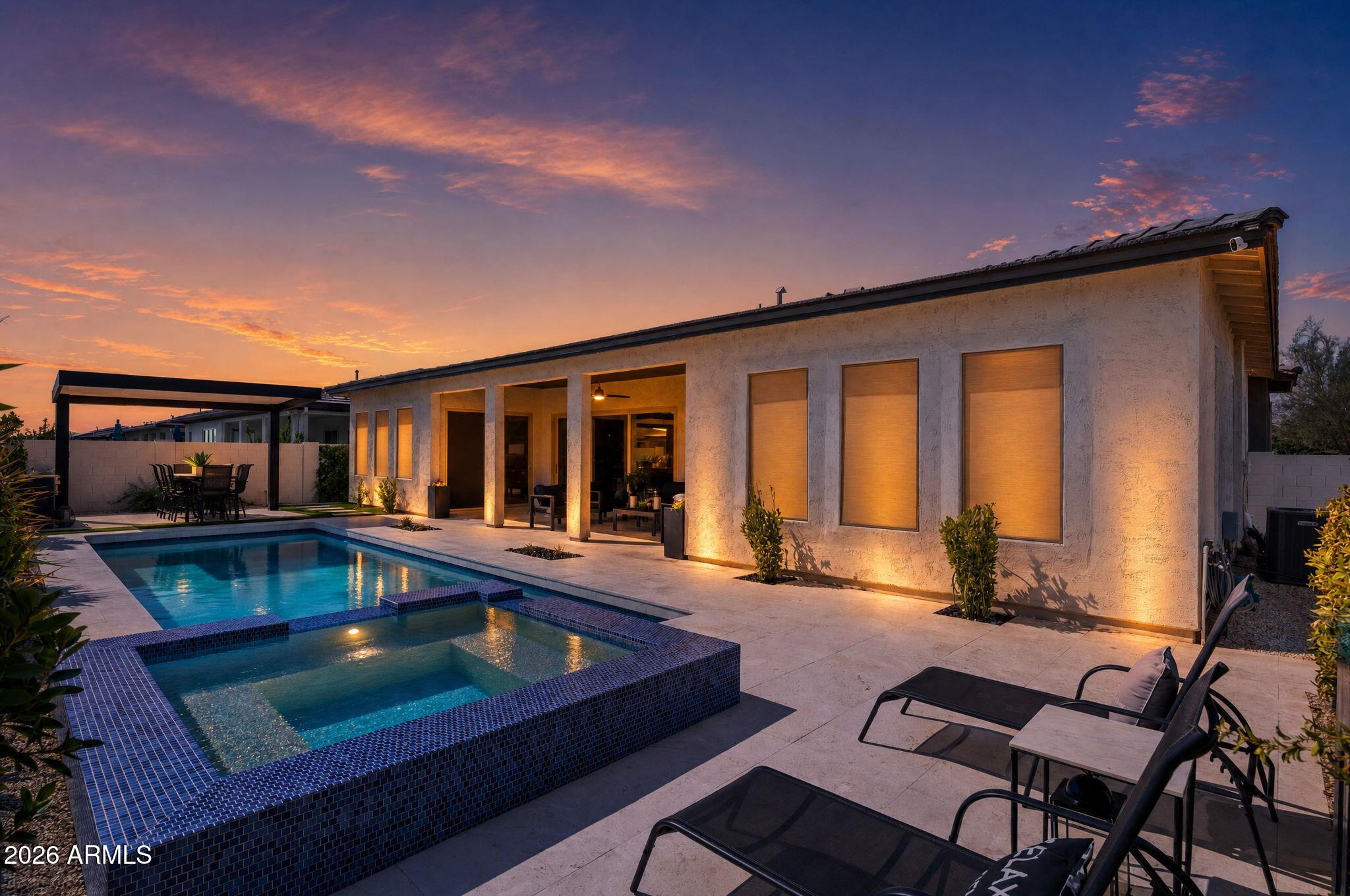 1237 W CHERRYWOOD Drive