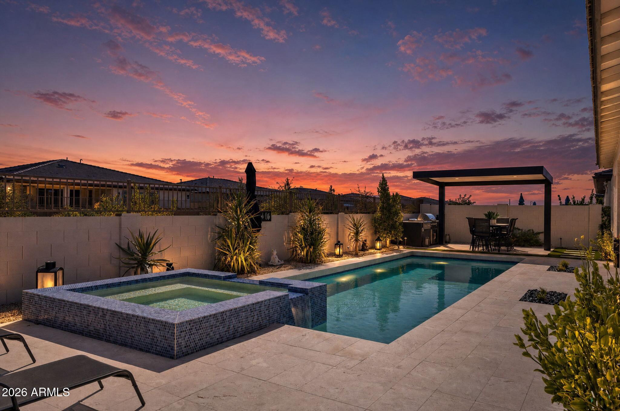 1237 W CHERRYWOOD Drive