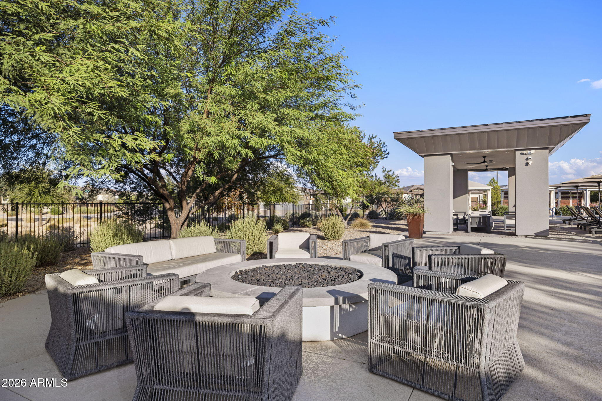 1237 W CHERRYWOOD Drive