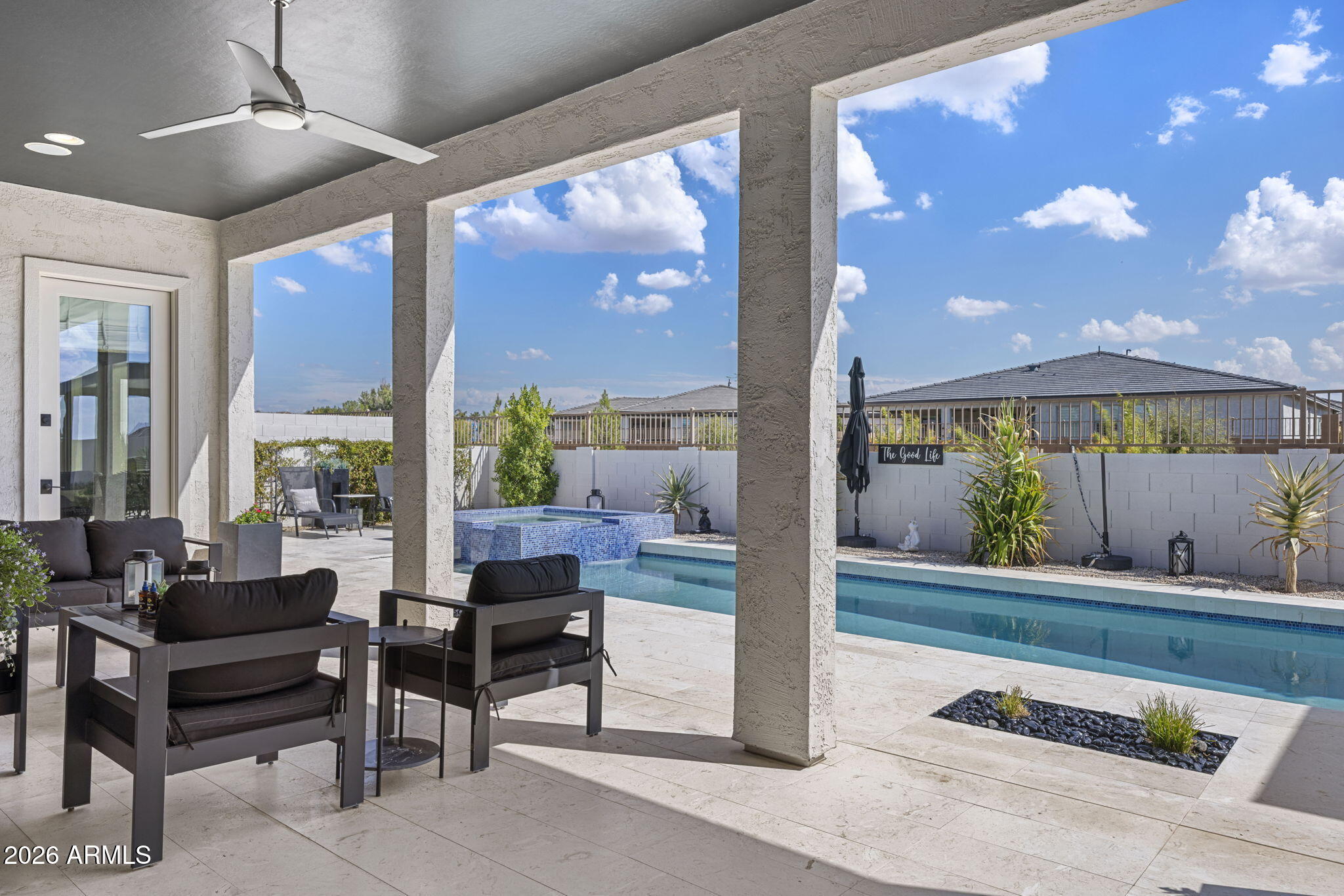 1237 W CHERRYWOOD Drive
