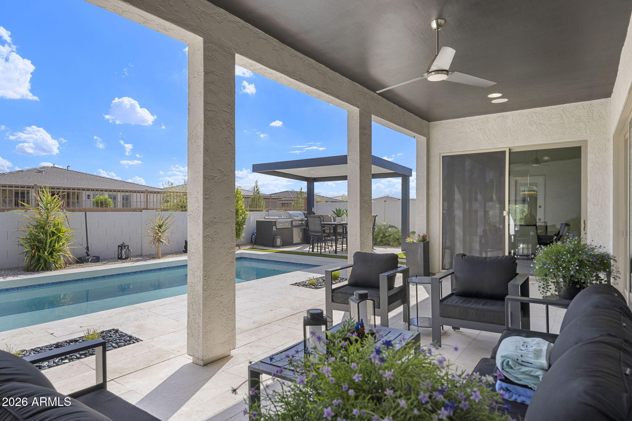 1237 W CHERRYWOOD Drive