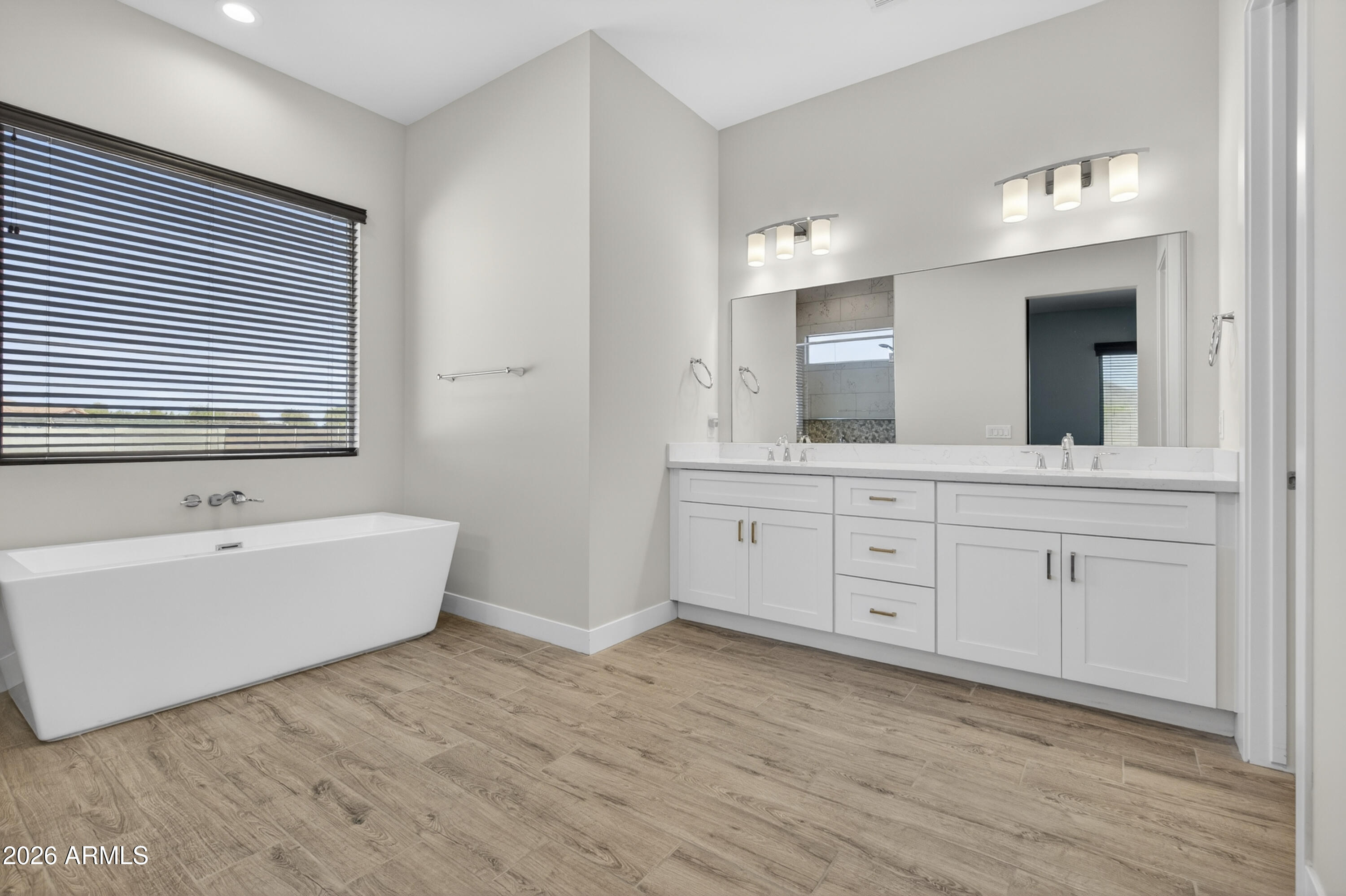 2120 W TANYA Trail