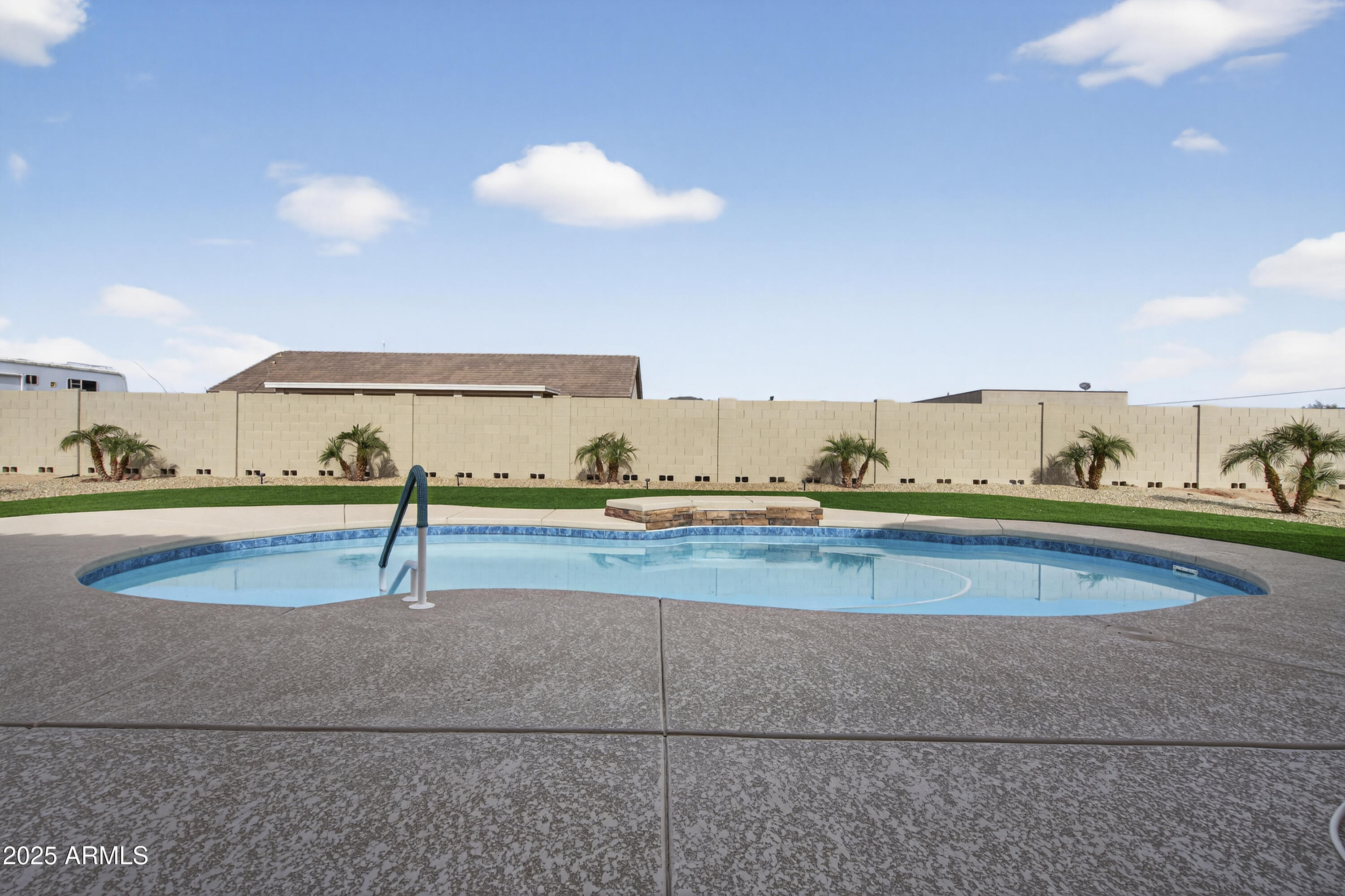 2120 W TANYA Trail