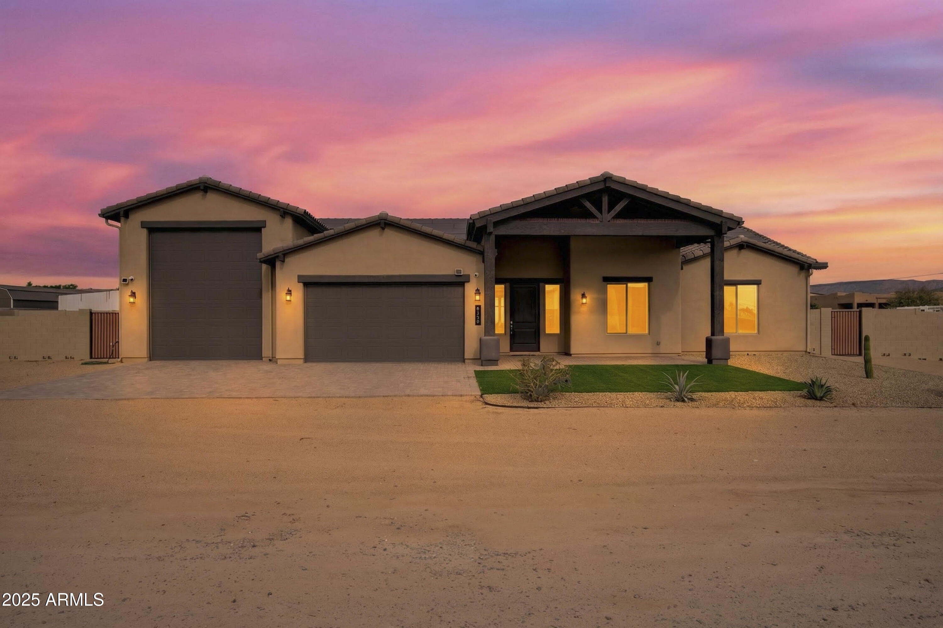 2120 W TANYA Trail