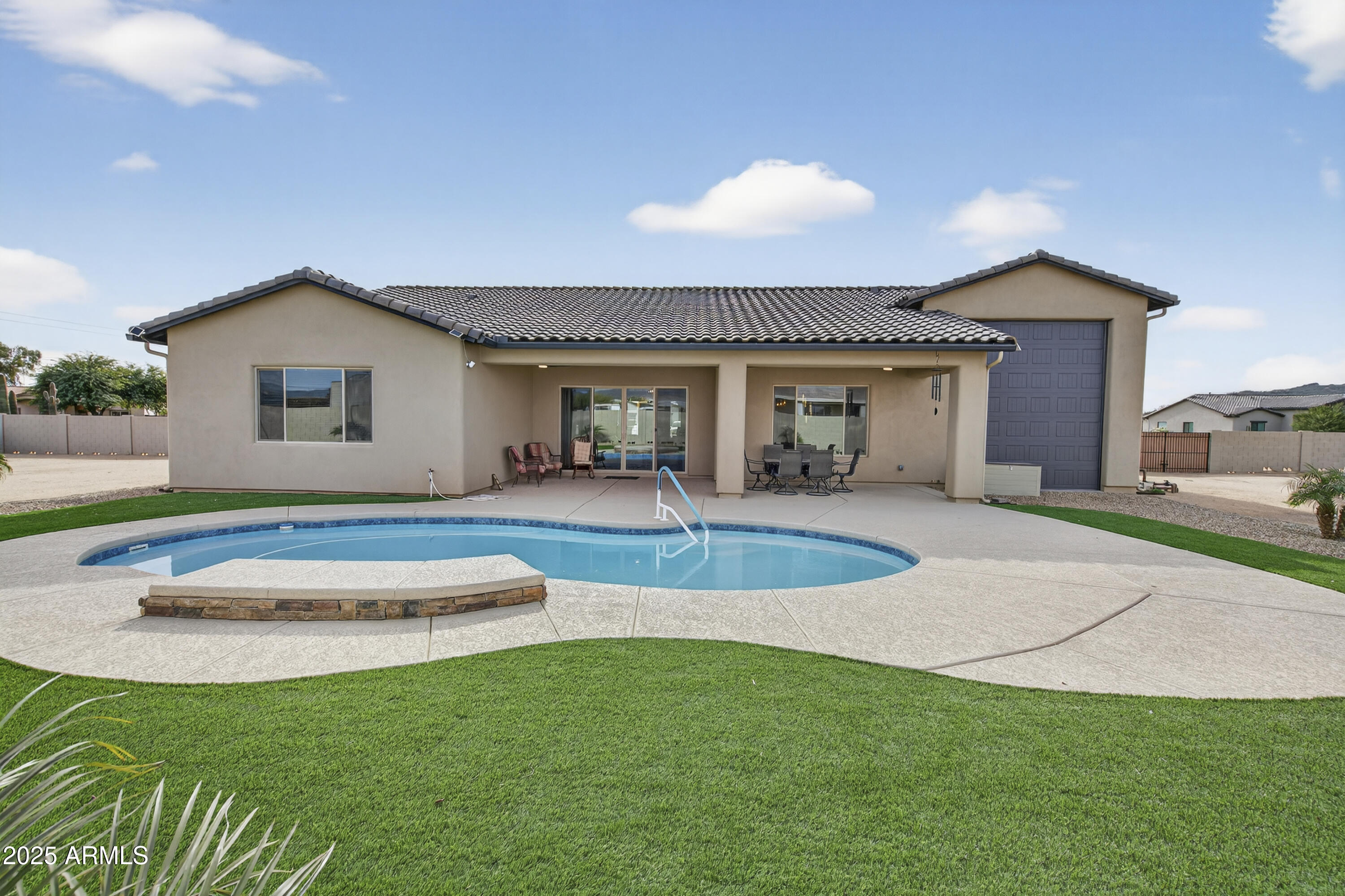 2120 W TANYA Trail