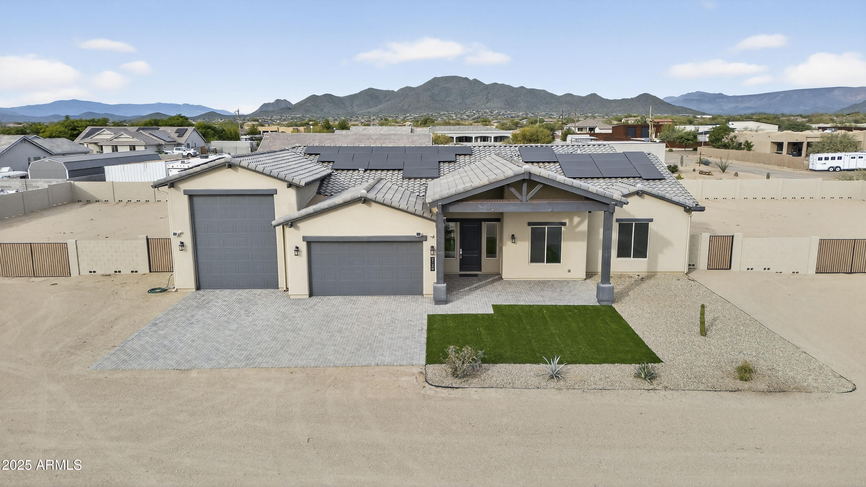 2120 W TANYA Trail