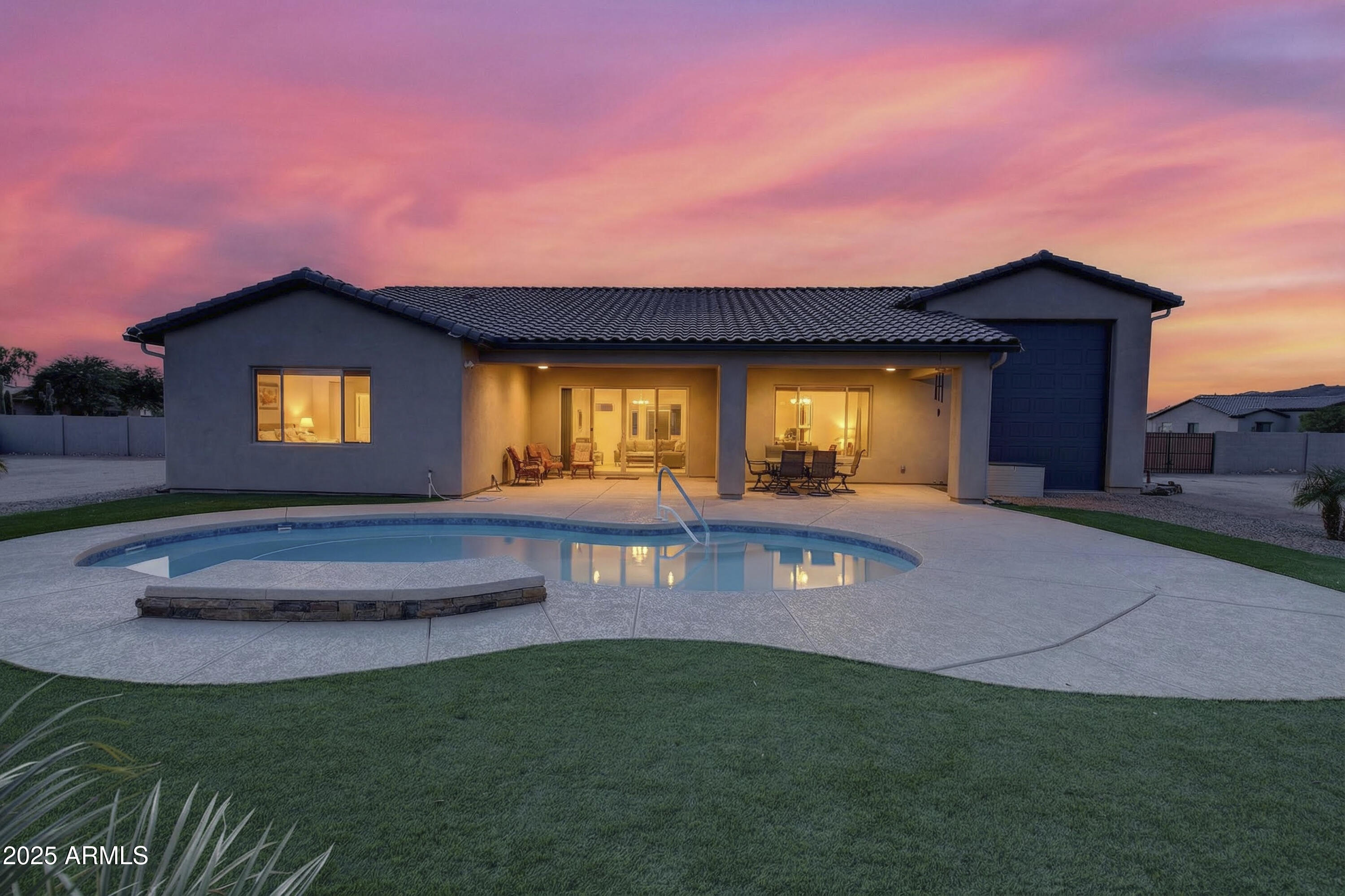 2120 W TANYA Trail