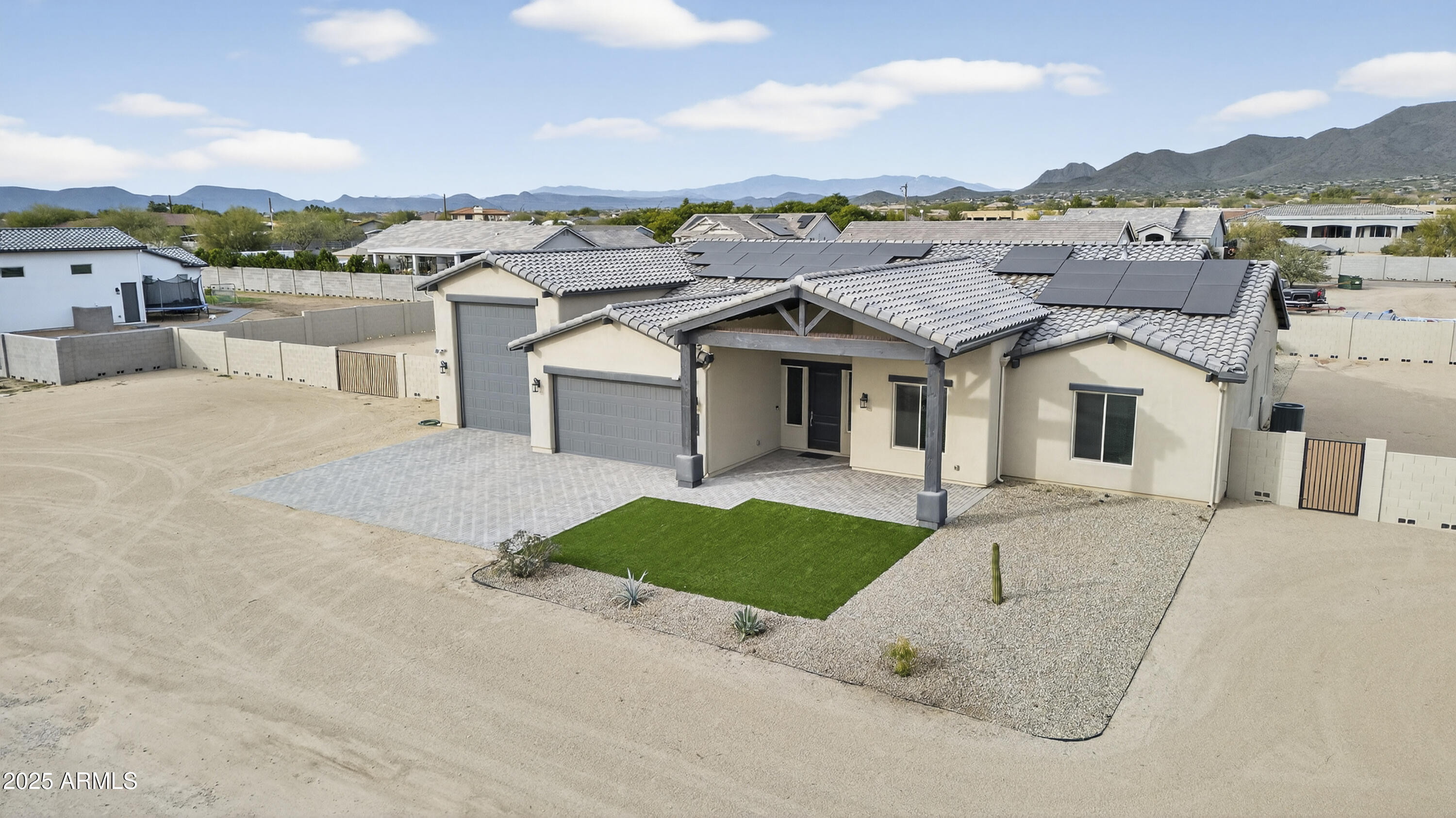 2120 W TANYA Trail