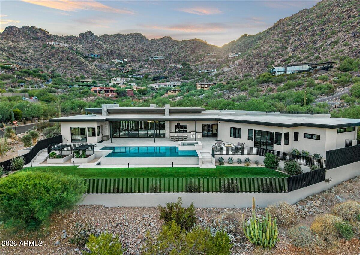 5922 E CHENEY Drive