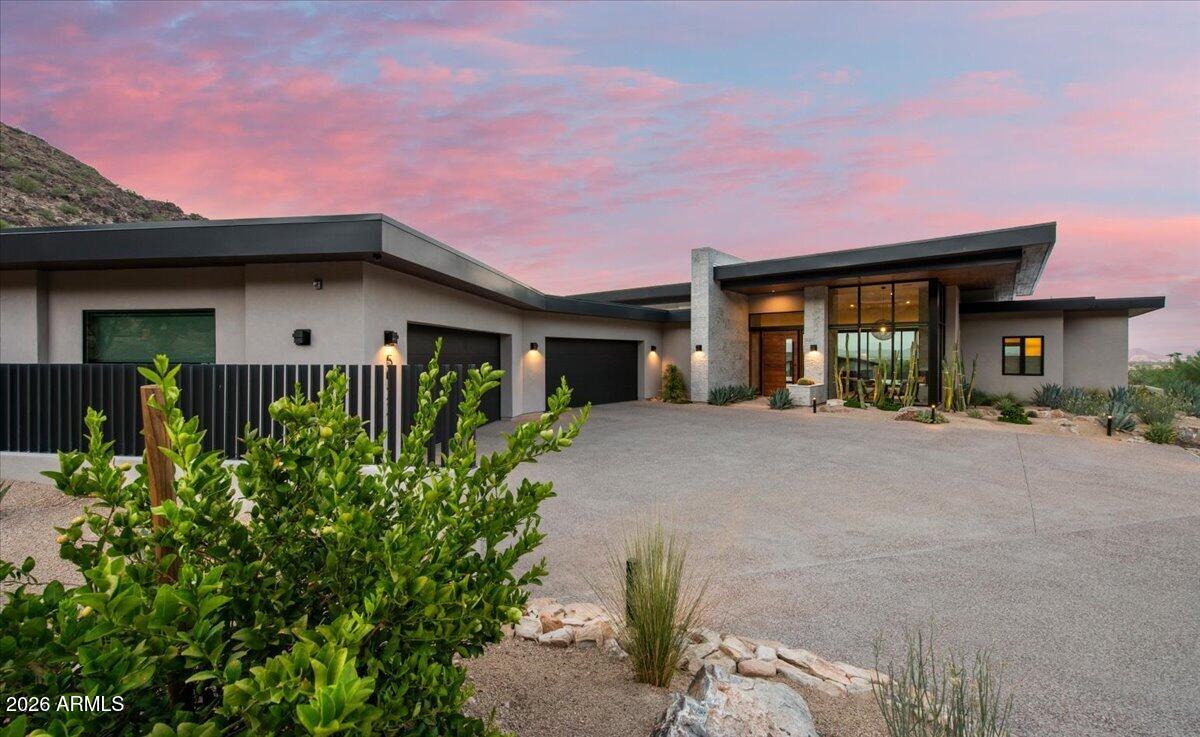 5922 E CHENEY Drive