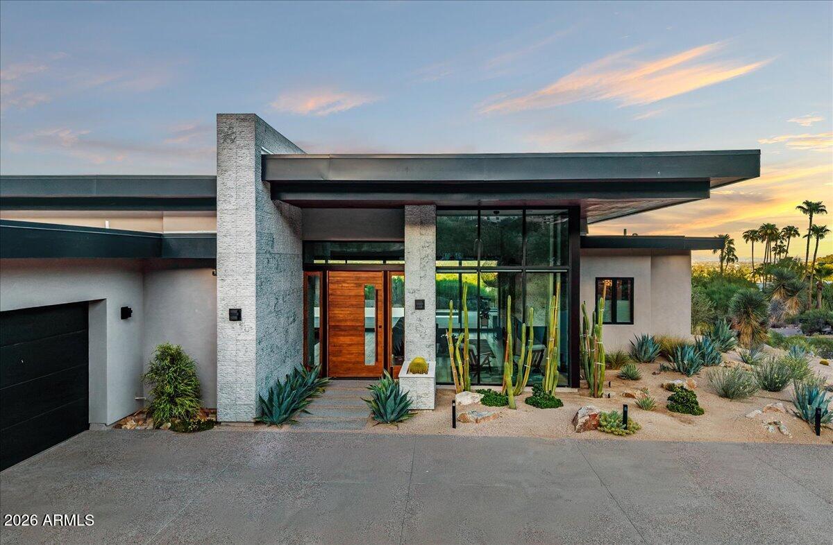 5922 E CHENEY Drive