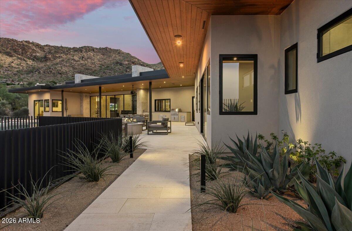 5922 E CHENEY Drive