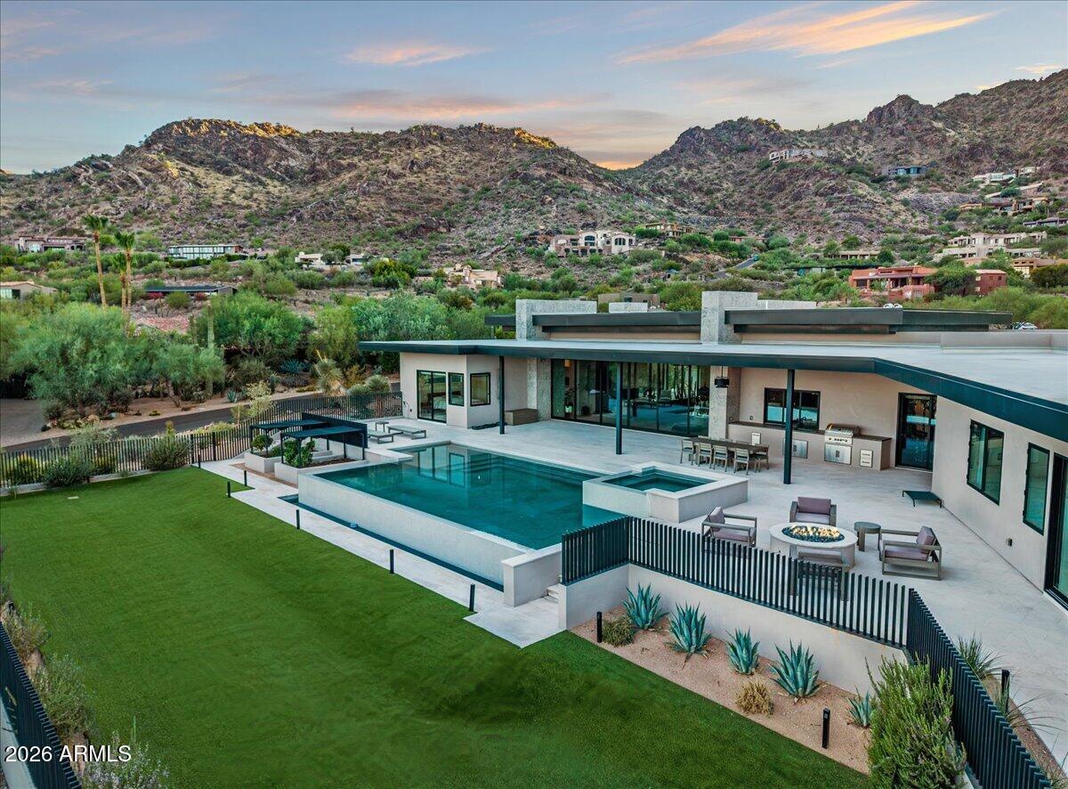 5922 E CHENEY Drive