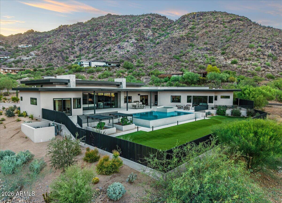 5922 E CHENEY Drive