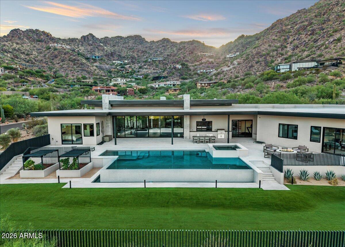 5922 E CHENEY Drive
