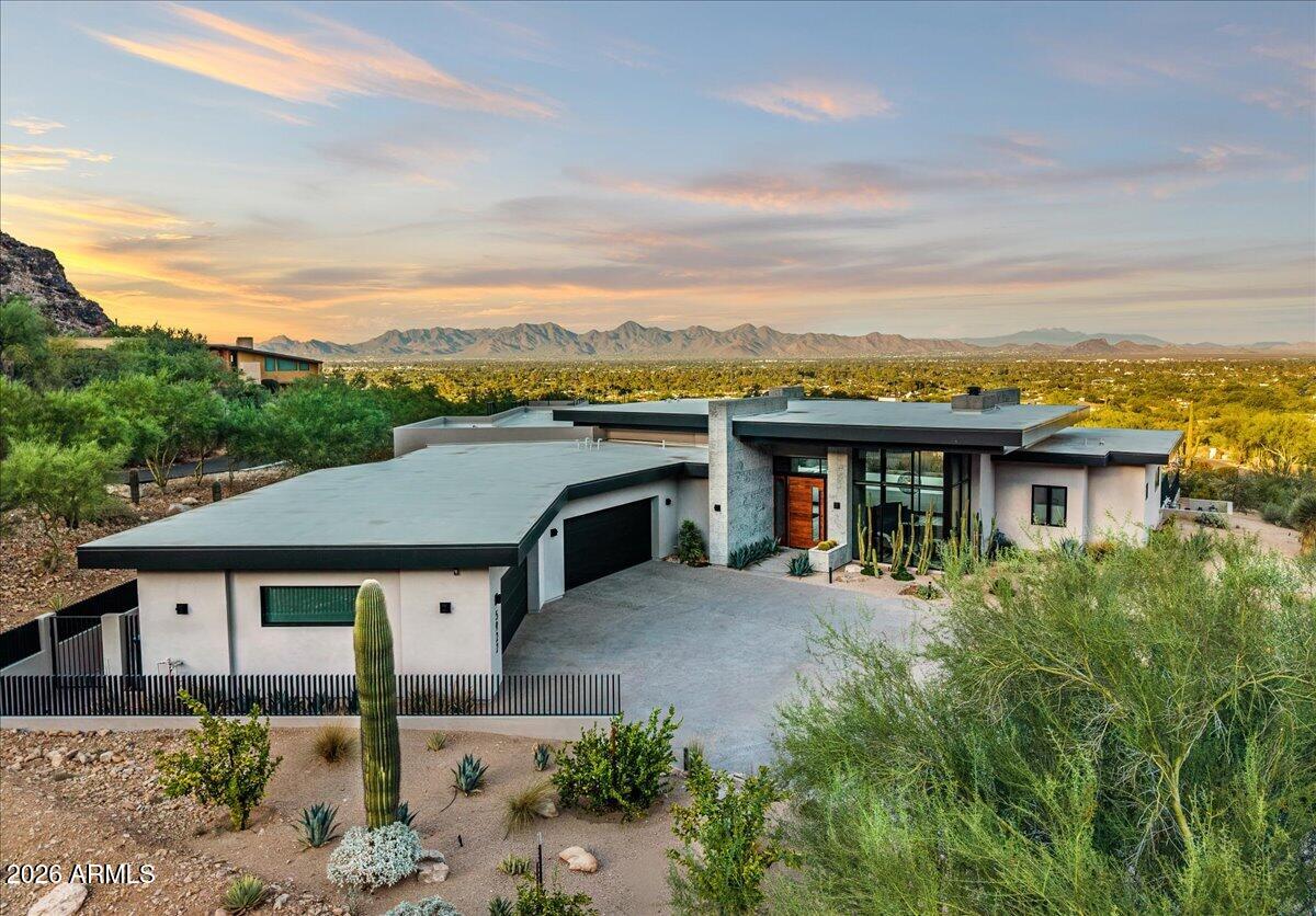 5922 E CHENEY Drive