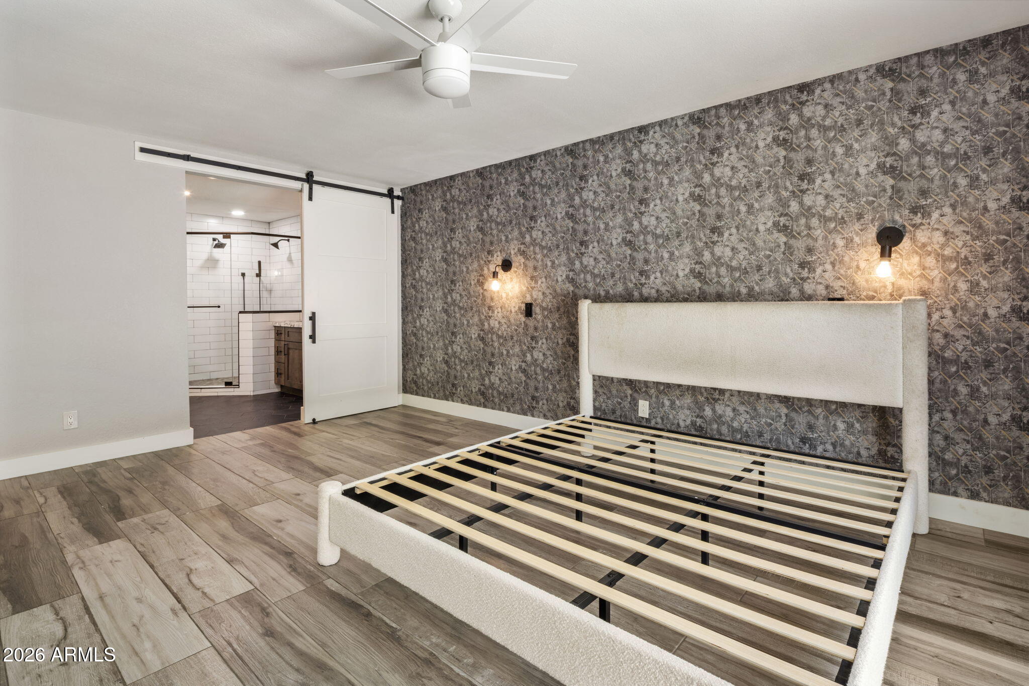 8037 N VIA PALMA