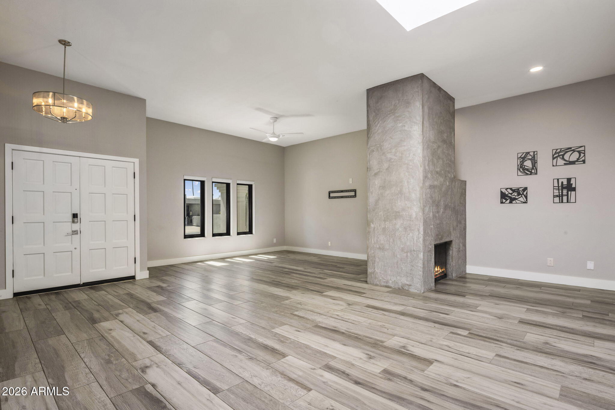 8037 N VIA PALMA
