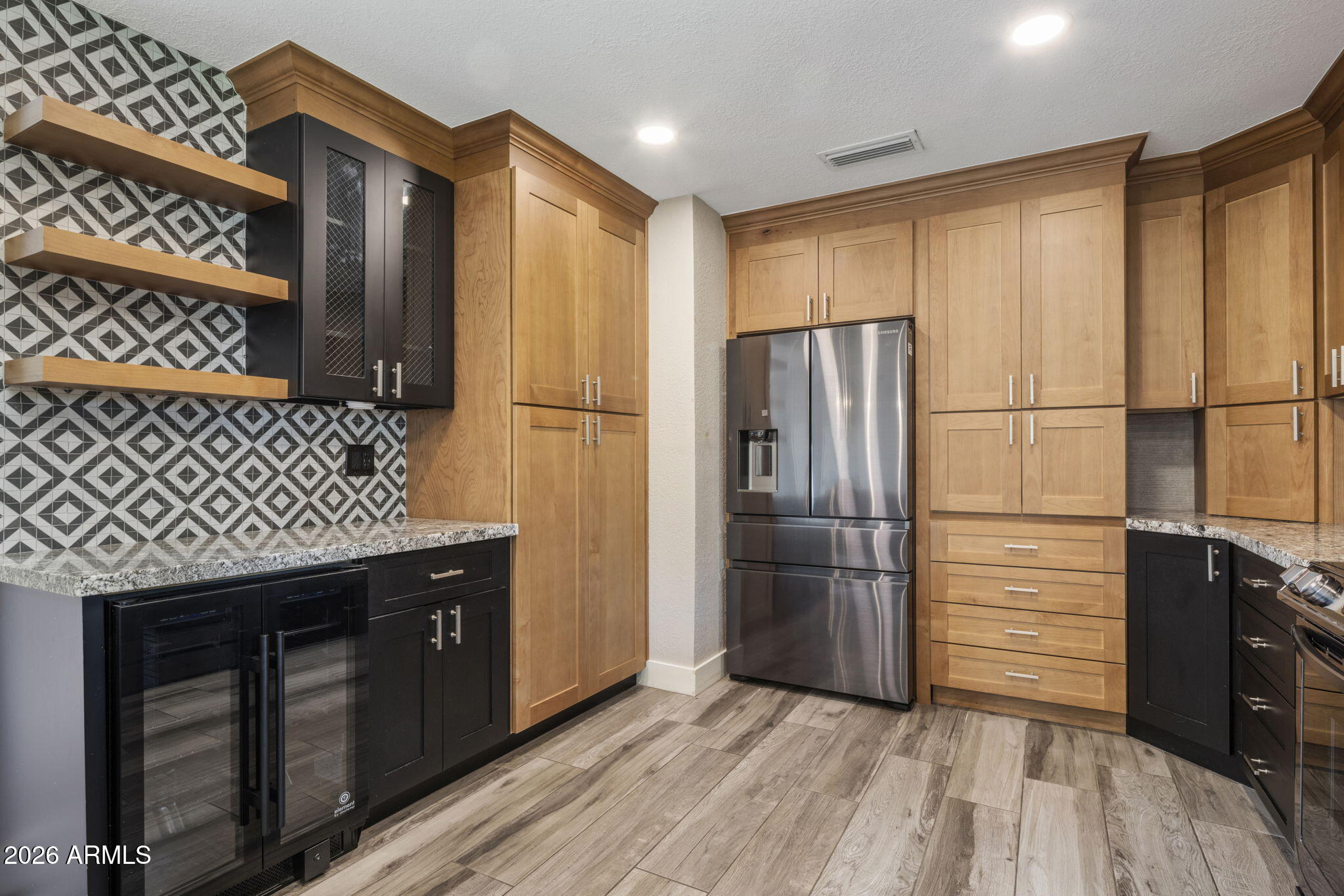 8037 N VIA PALMA