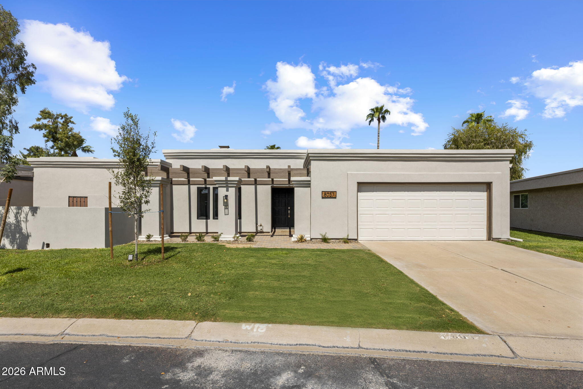 8037 N VIA PALMA