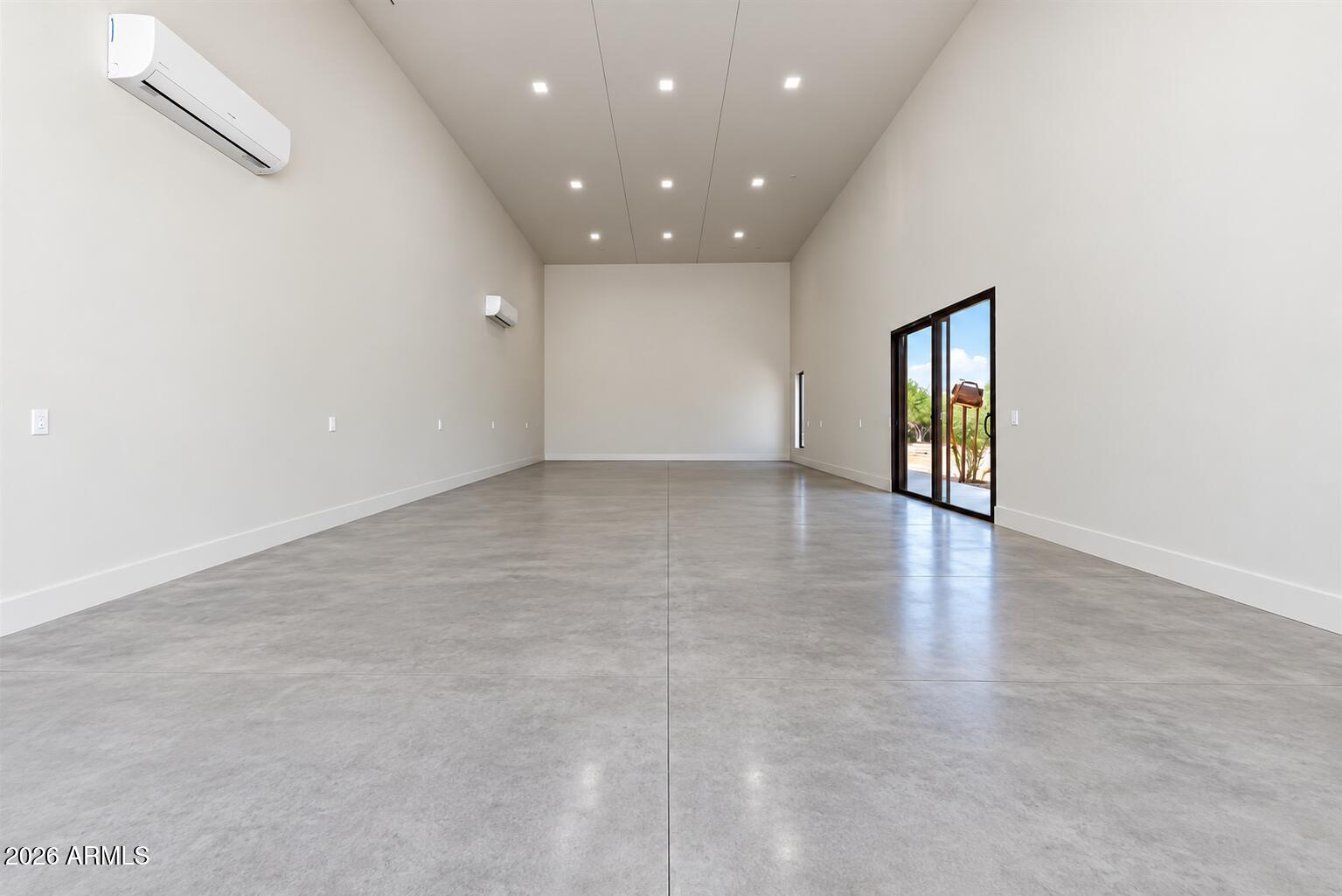 11616 N MILLER Road