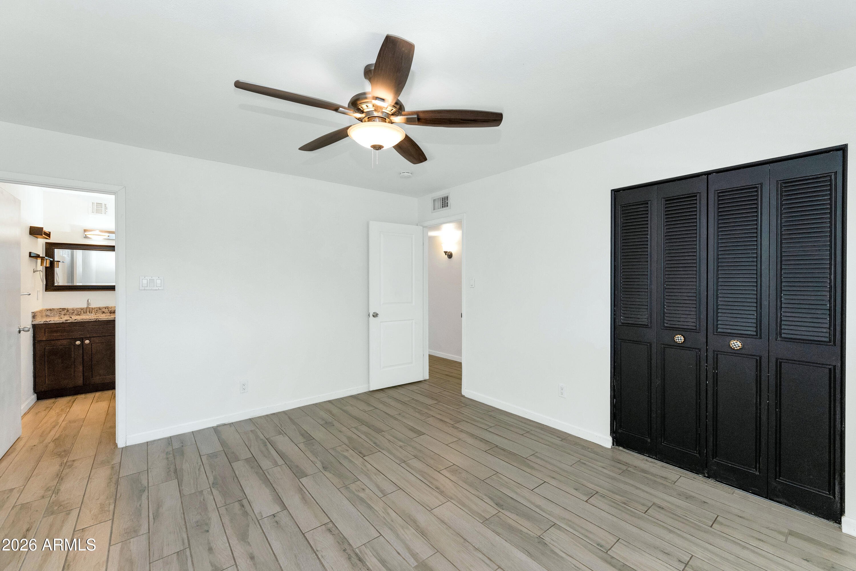3904 E SAHUARO Drive