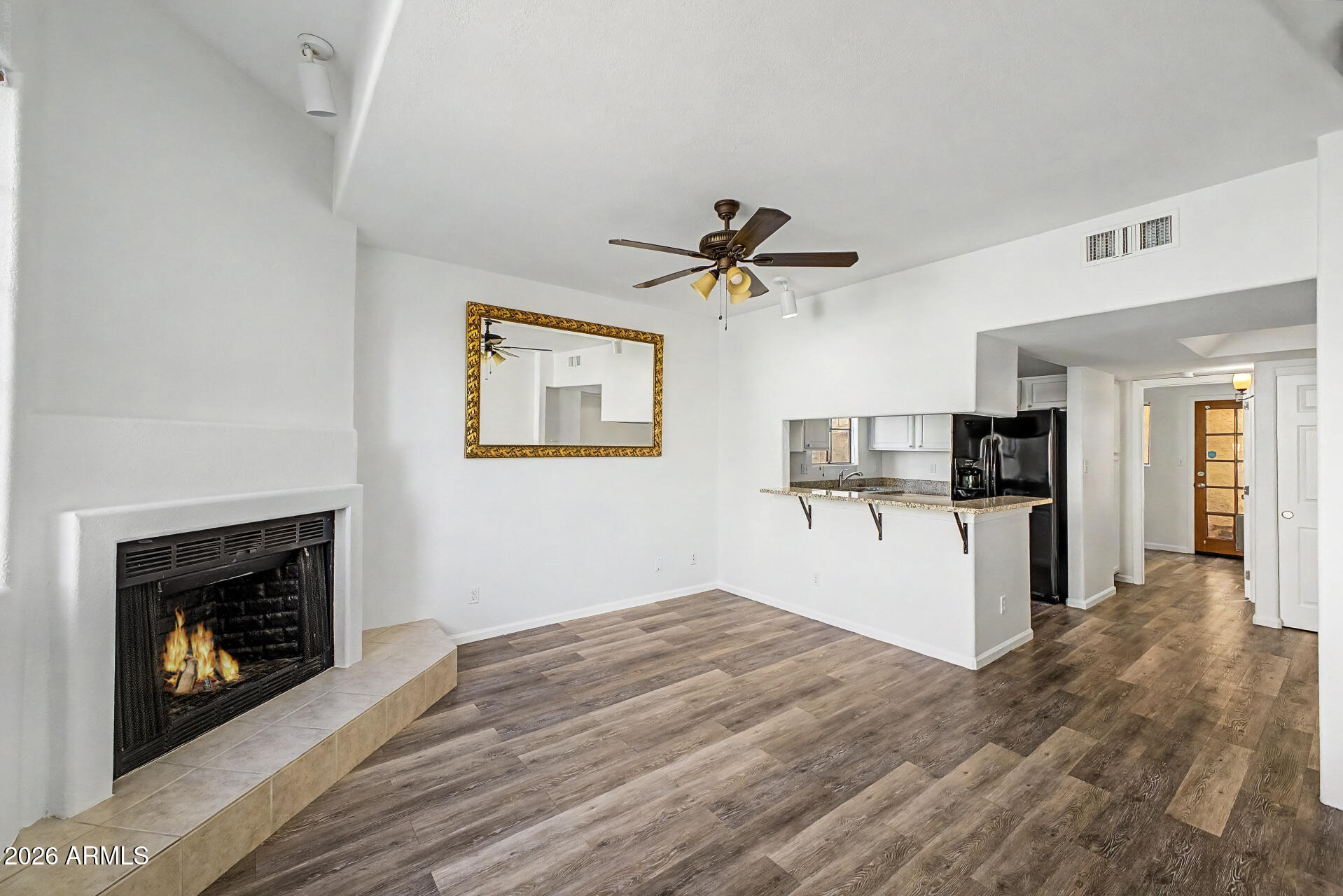 1025 E HIGHLAND Avenue 32