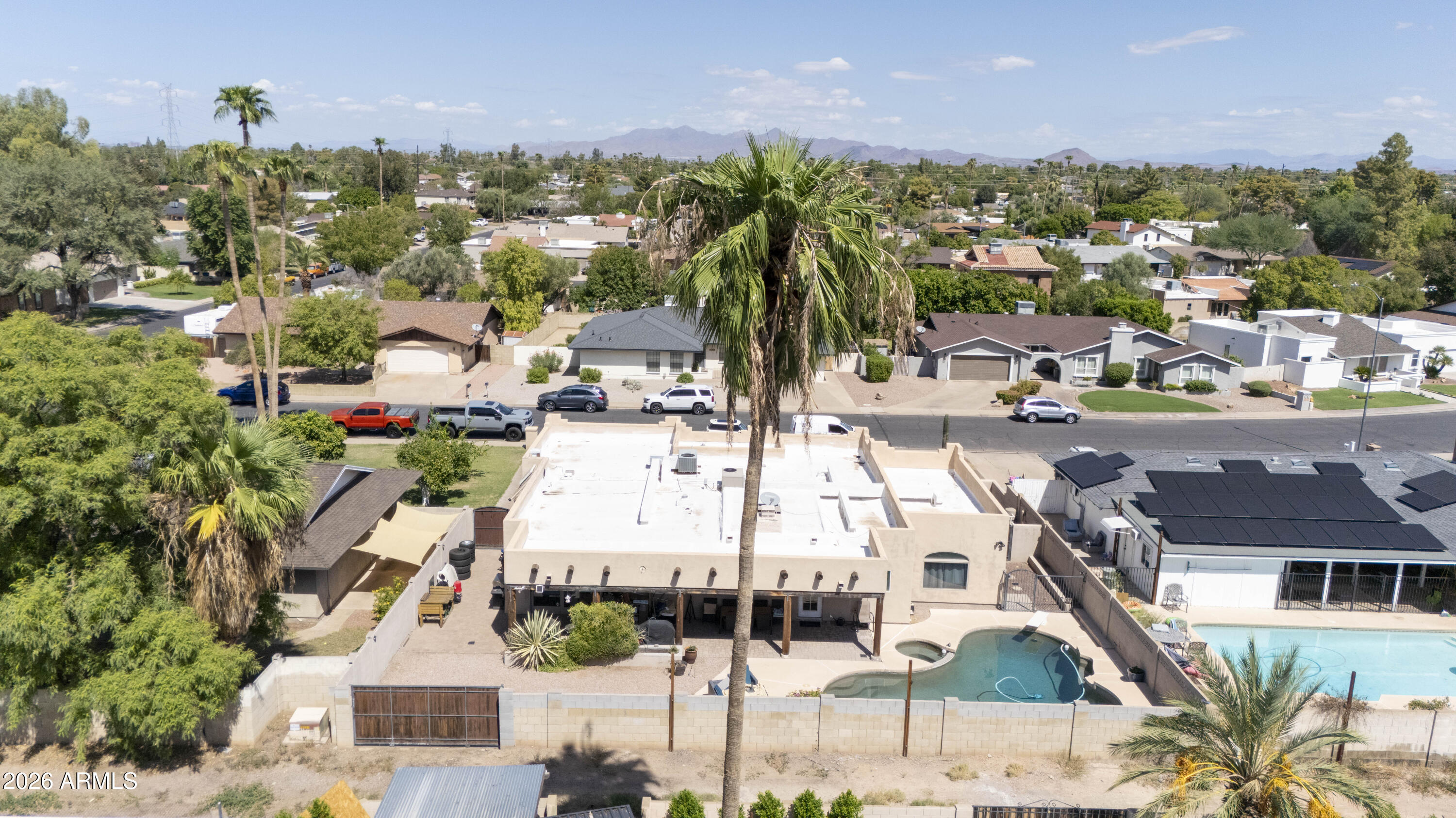 1521 E FAIRFIELD Street