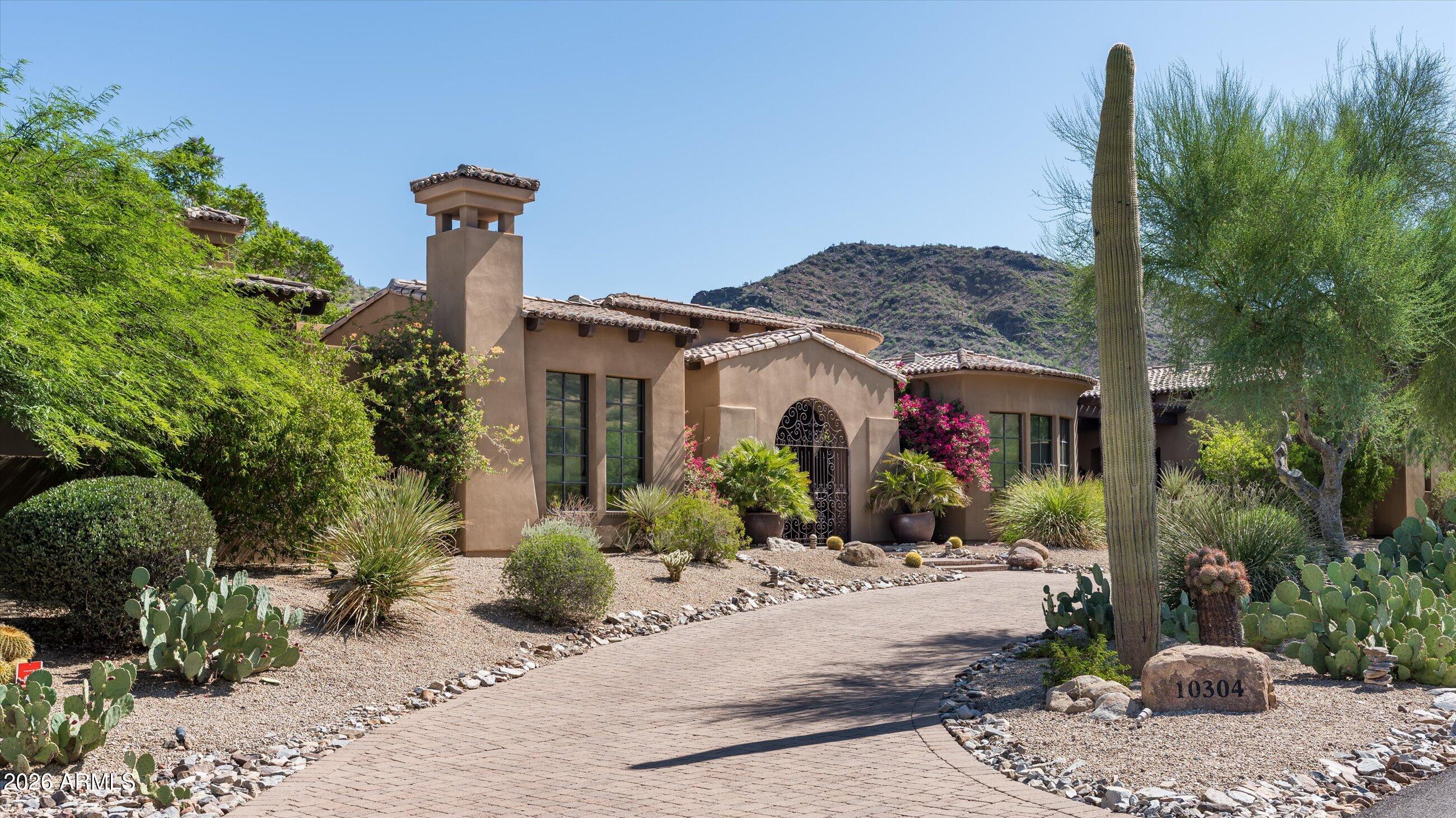 10304 E FOOTHILLS Drive
