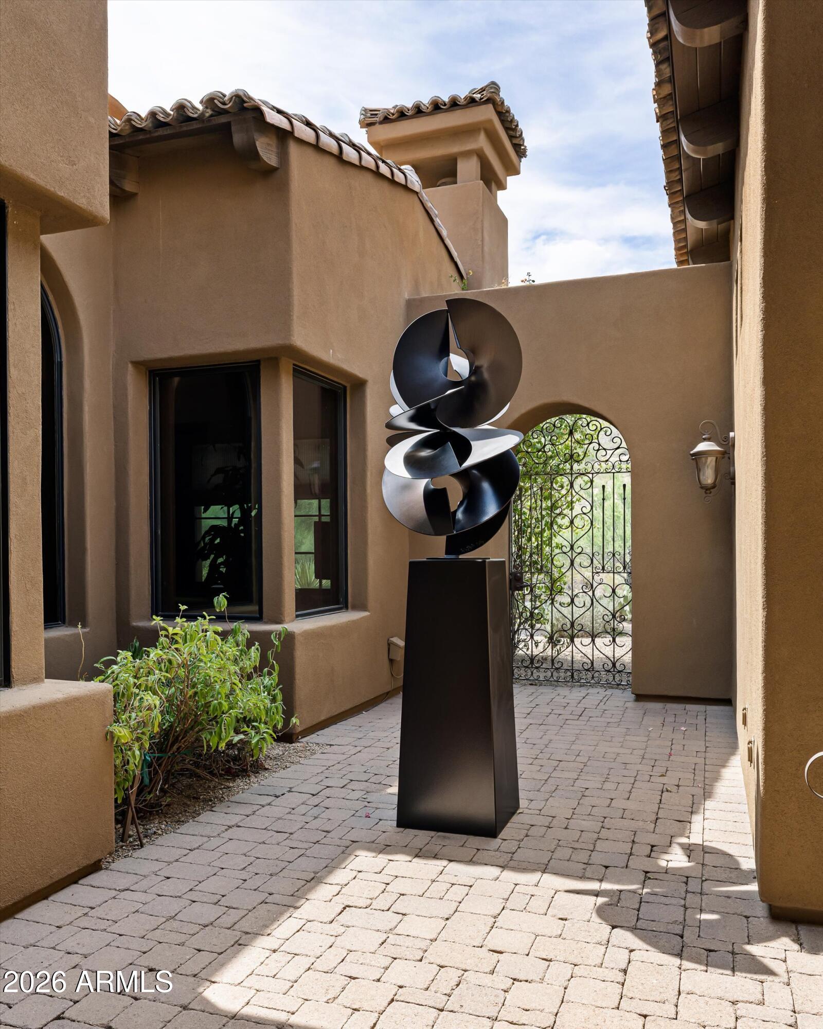 10304 E FOOTHILLS Drive