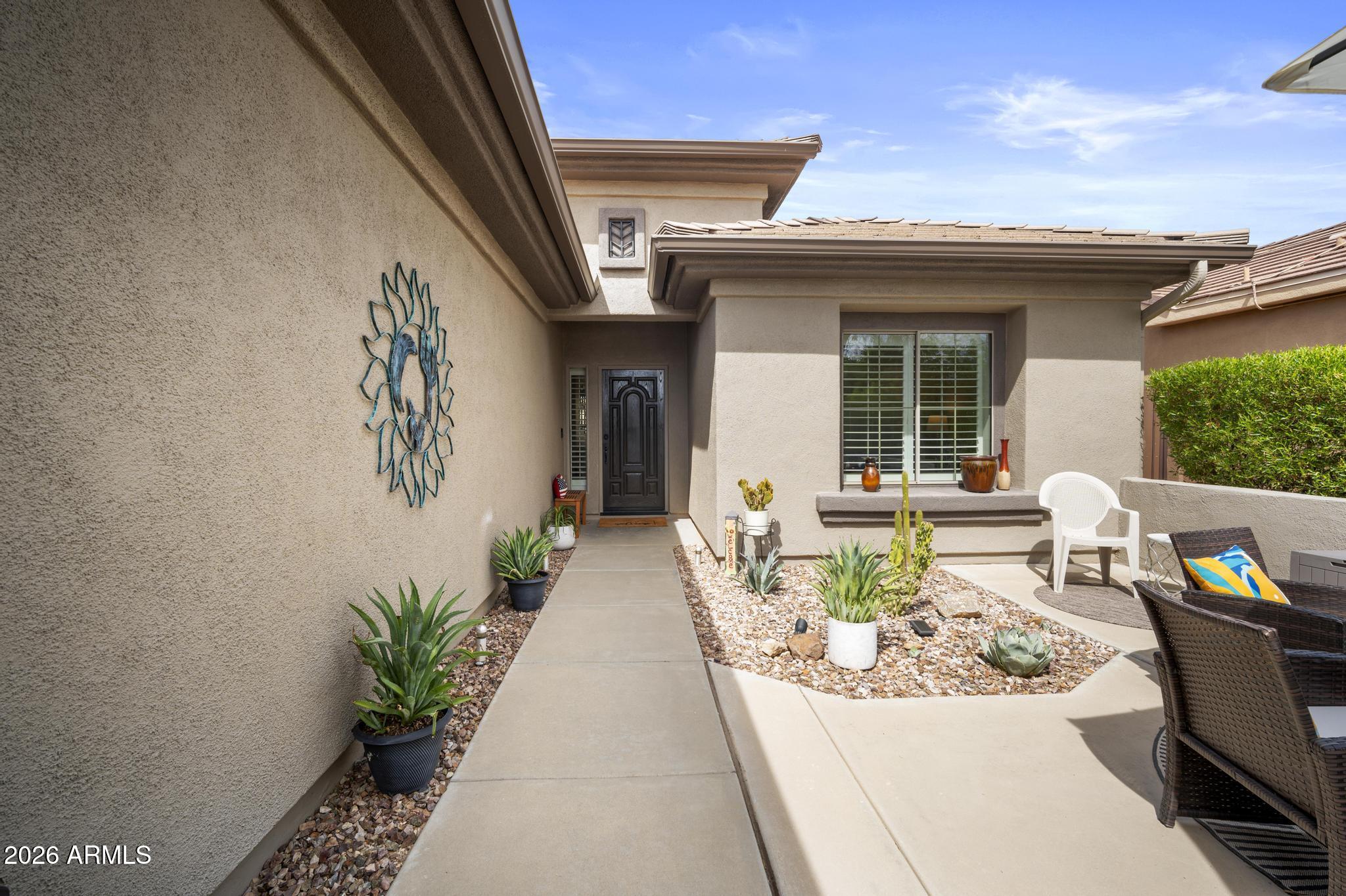 1922 W WHITMAN Court