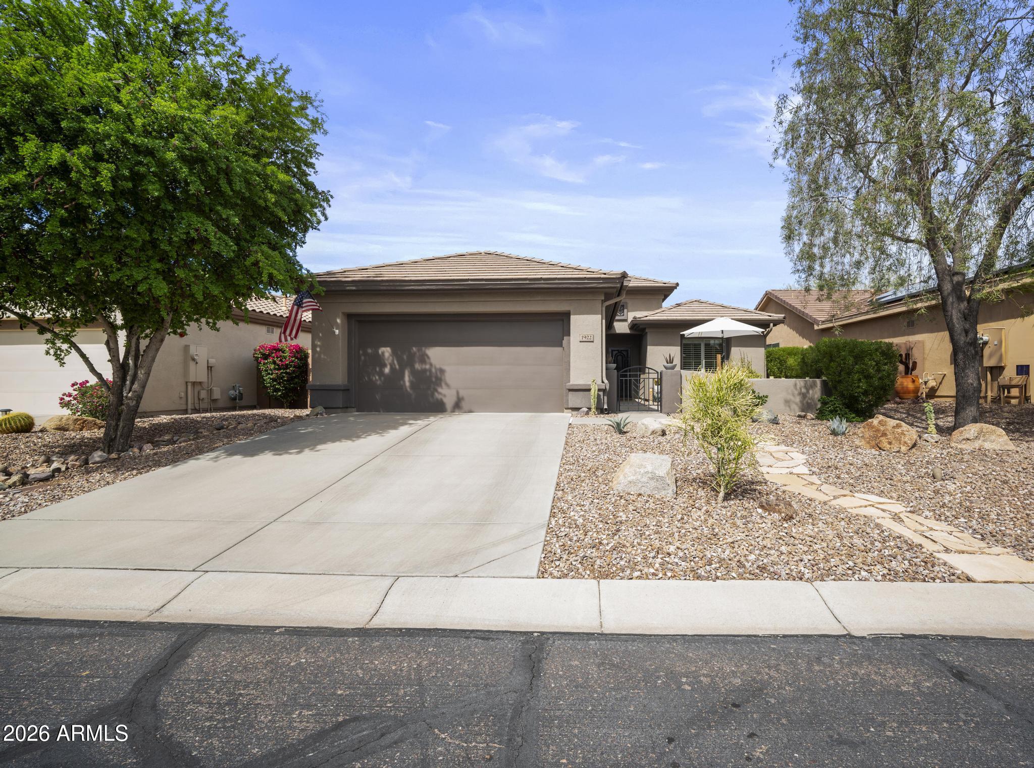 1922 W WHITMAN Court