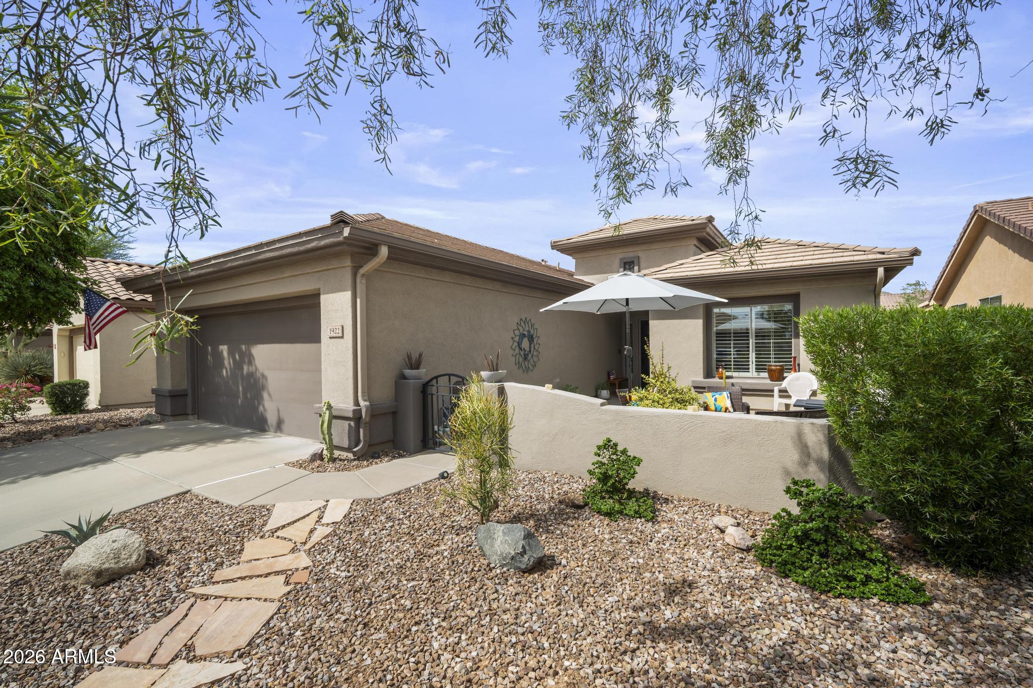 1922 W WHITMAN Court