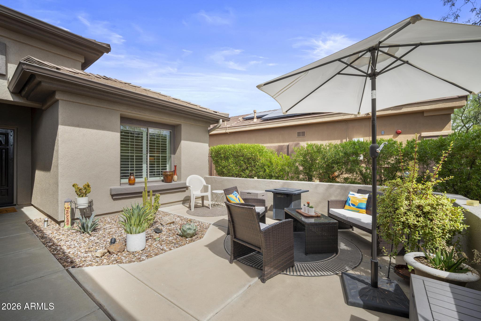 1922 W WHITMAN Court