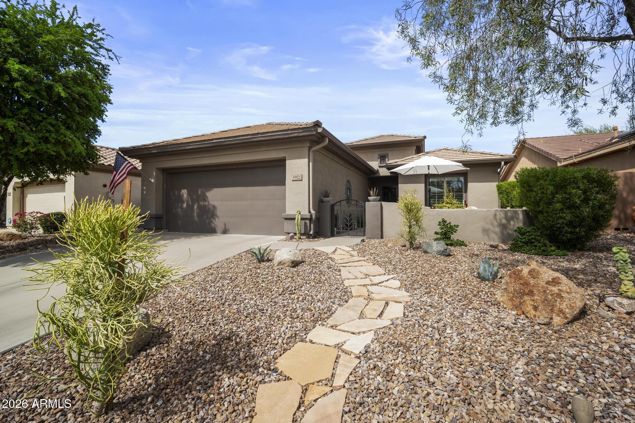 1922 W WHITMAN Court
