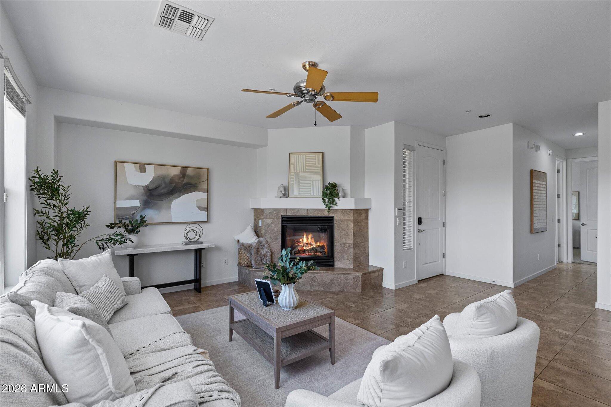 10260 E WHITE FEATHER Lane E 2015