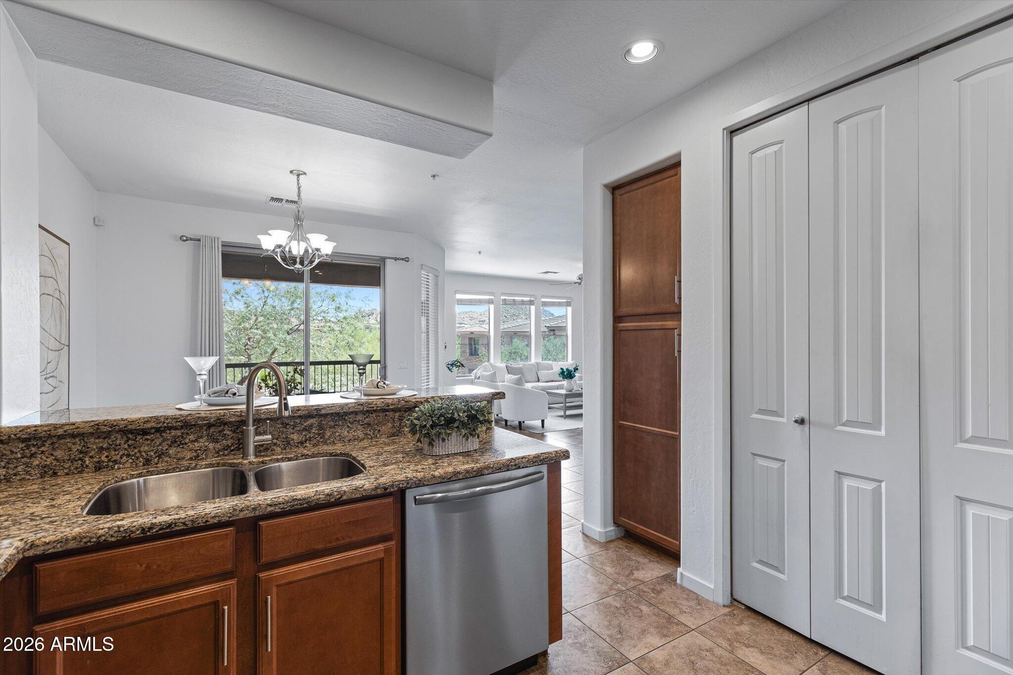 10260 E WHITE FEATHER Lane E 2015
