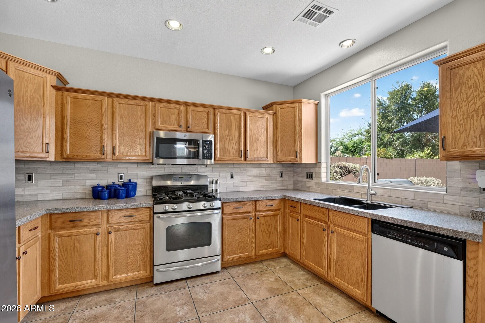 1368 W ENFIELD Way