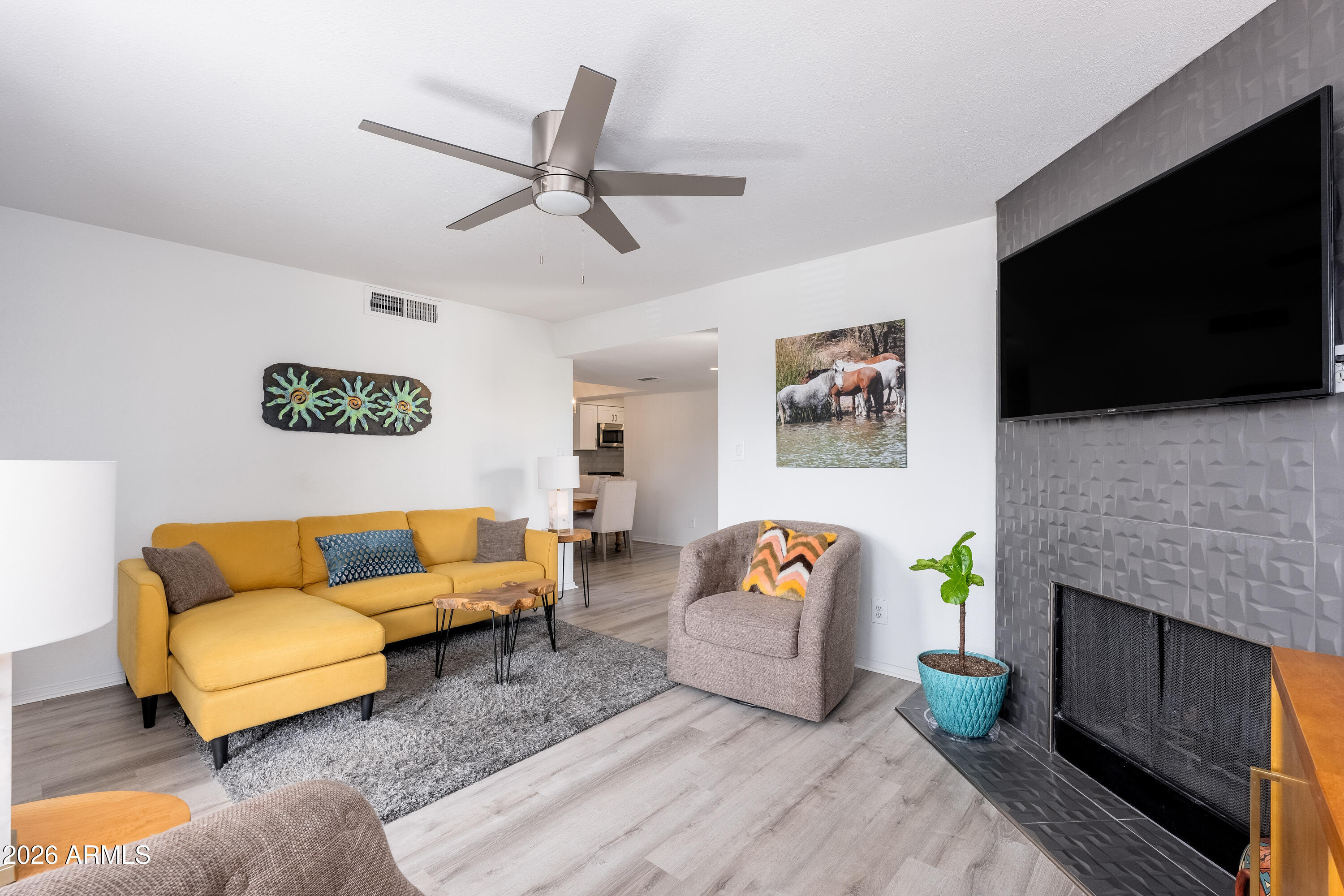 8787 E MOUNTAIN VIEW Road 2128