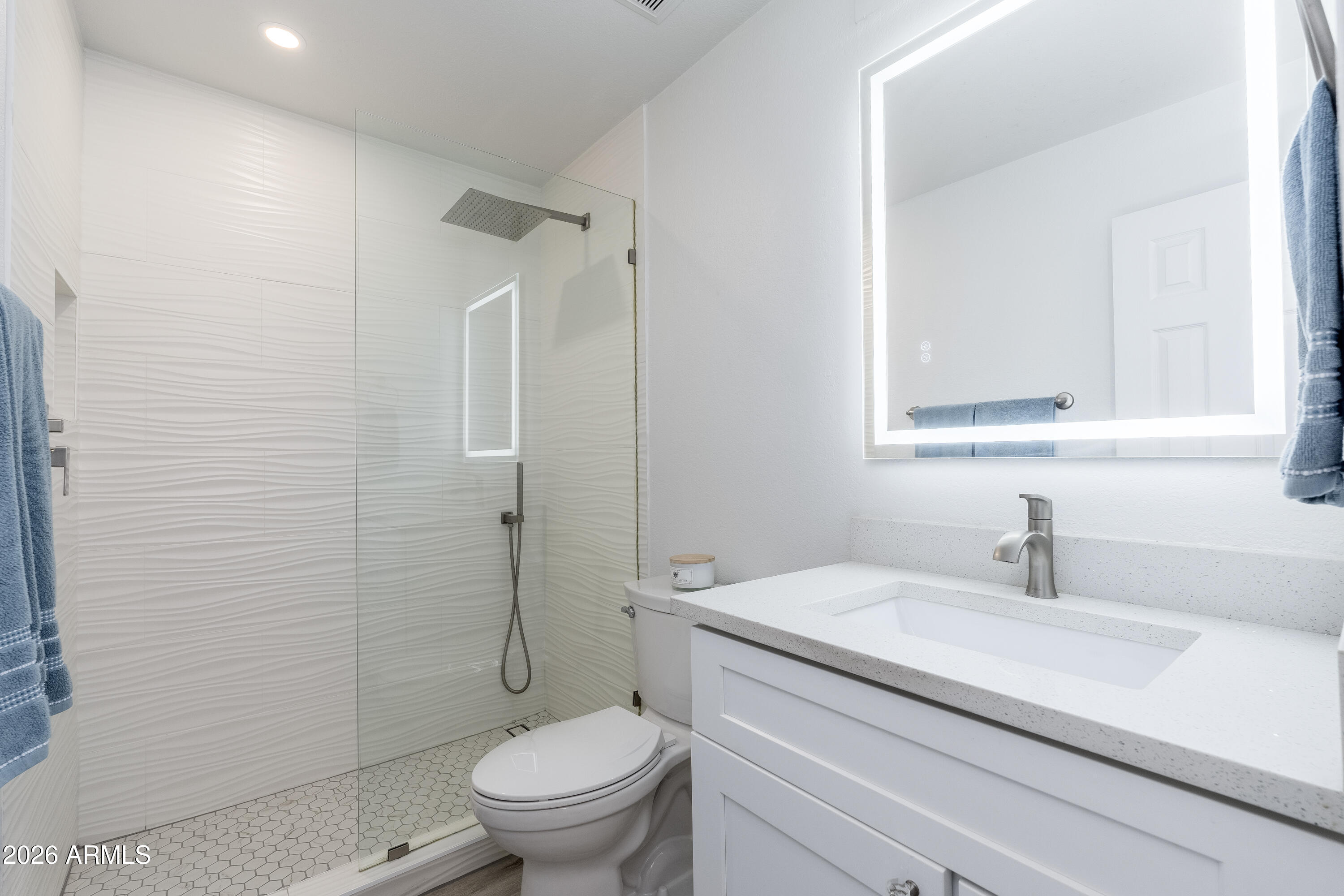 8787 E MOUNTAIN VIEW Road 2128